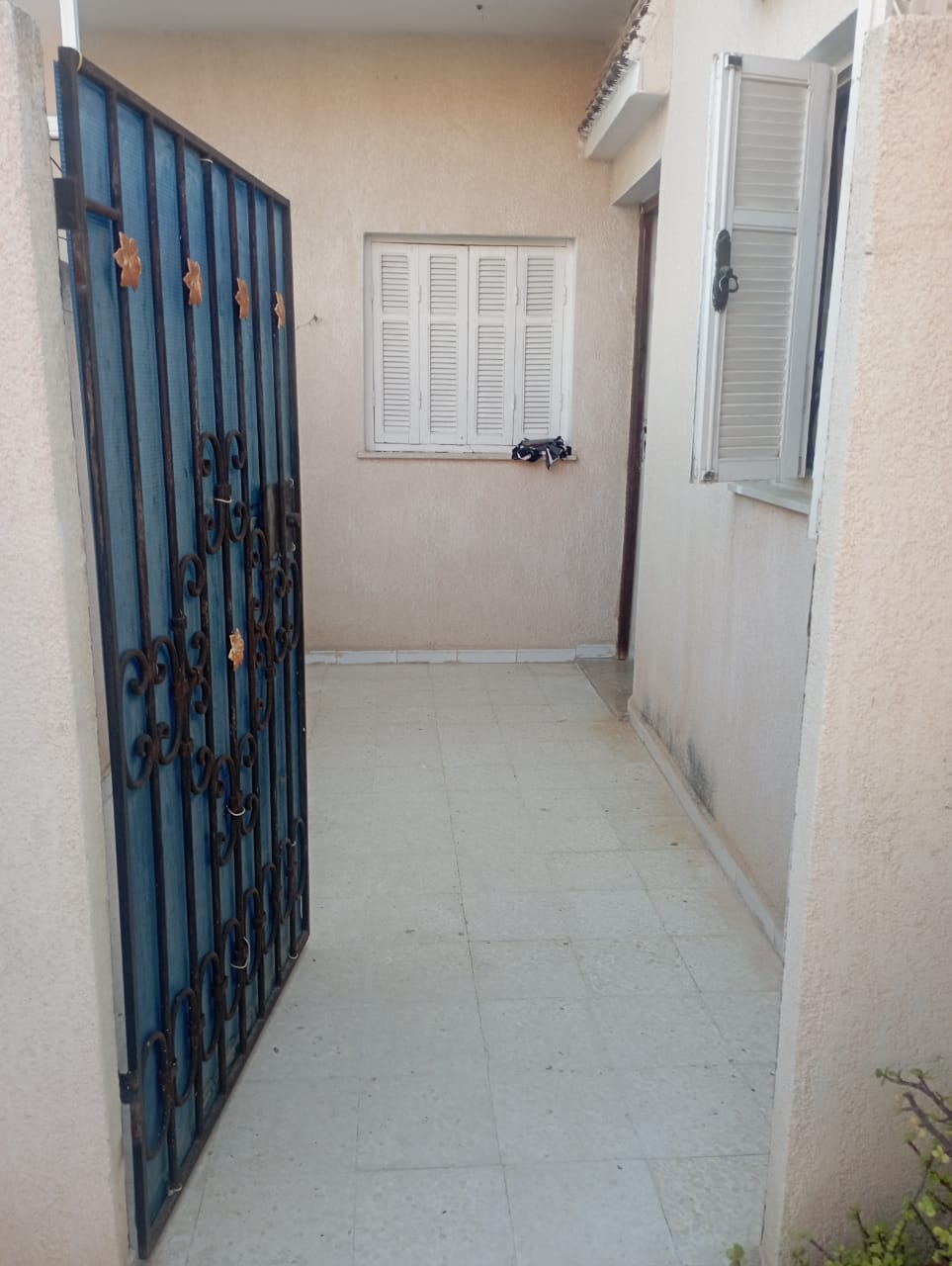 Ariana Ville Borj El Baccouche Location Appart. 1 pice S1  vide ariana borj baccouch