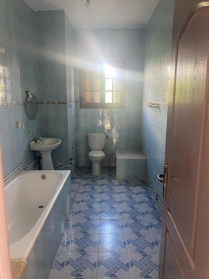 El Menzah El Menzah 9 Location Autre S4 spacieuse situ a menzah 7