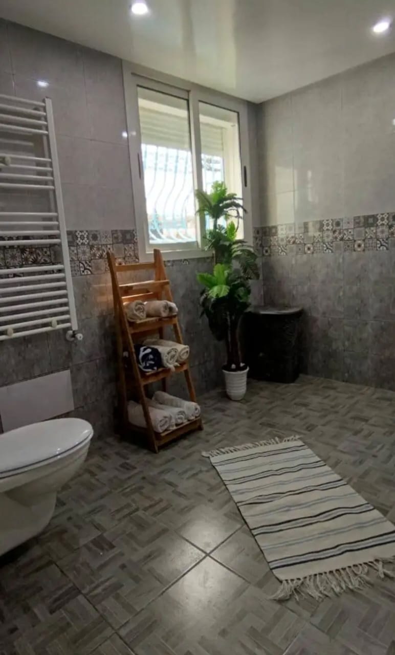 Akouda Chatt Meriem Vente Maisons Villa de luxe s4 avec piscine  chatt mariem