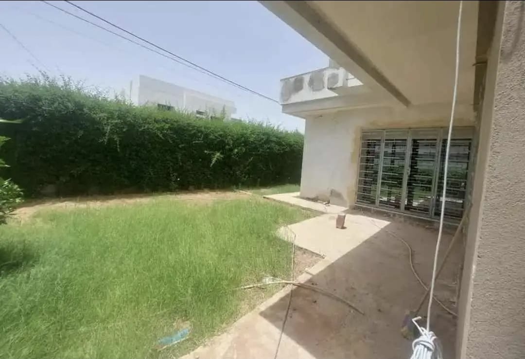 Sousse Jaouhara Khezama Ouest Vente Maisons Villa haut standing avec piscine  khezama ouest