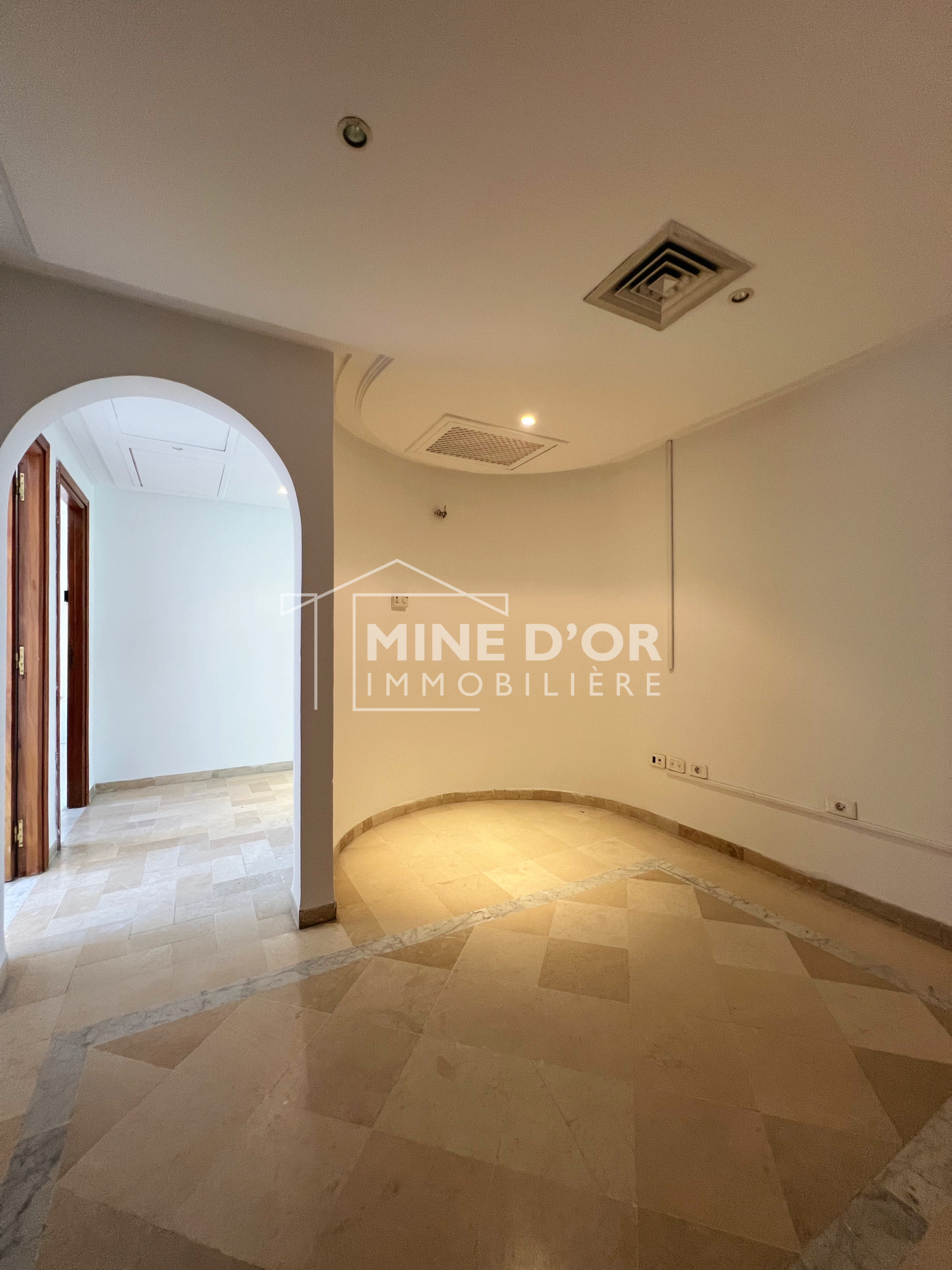 Bab Bhar Montplaisir Bureaux & Commerces Bureau Bureau en 5espaces a monplaisir