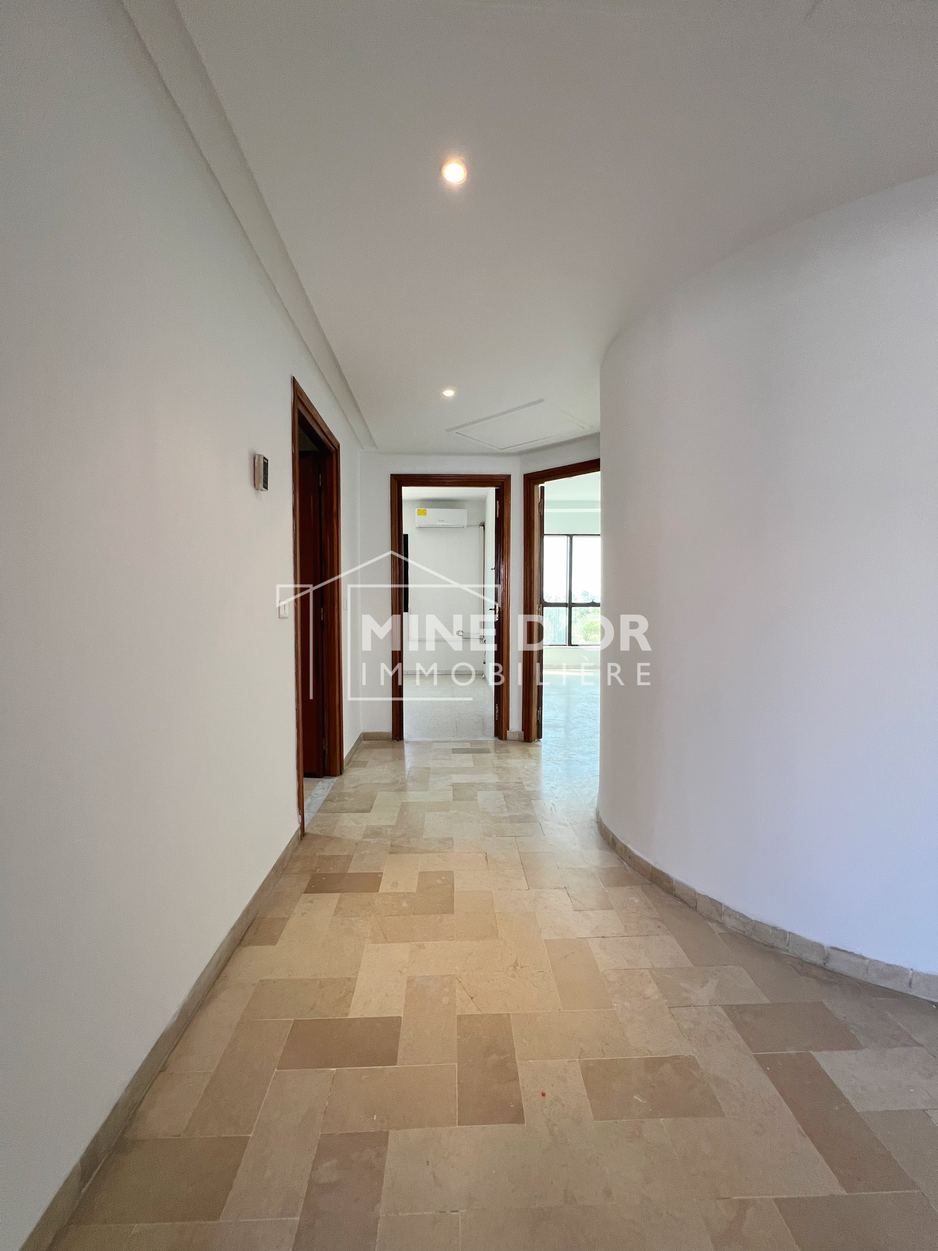 Bab Bhar Montplaisir Bureaux & Commerces Bureau Bureau en 5espaces a monplaisir