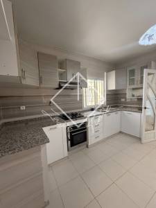 Ariana Ville Riadh Landlous Location Appart. 1 pice Etage de villa s4    riadh ref193a