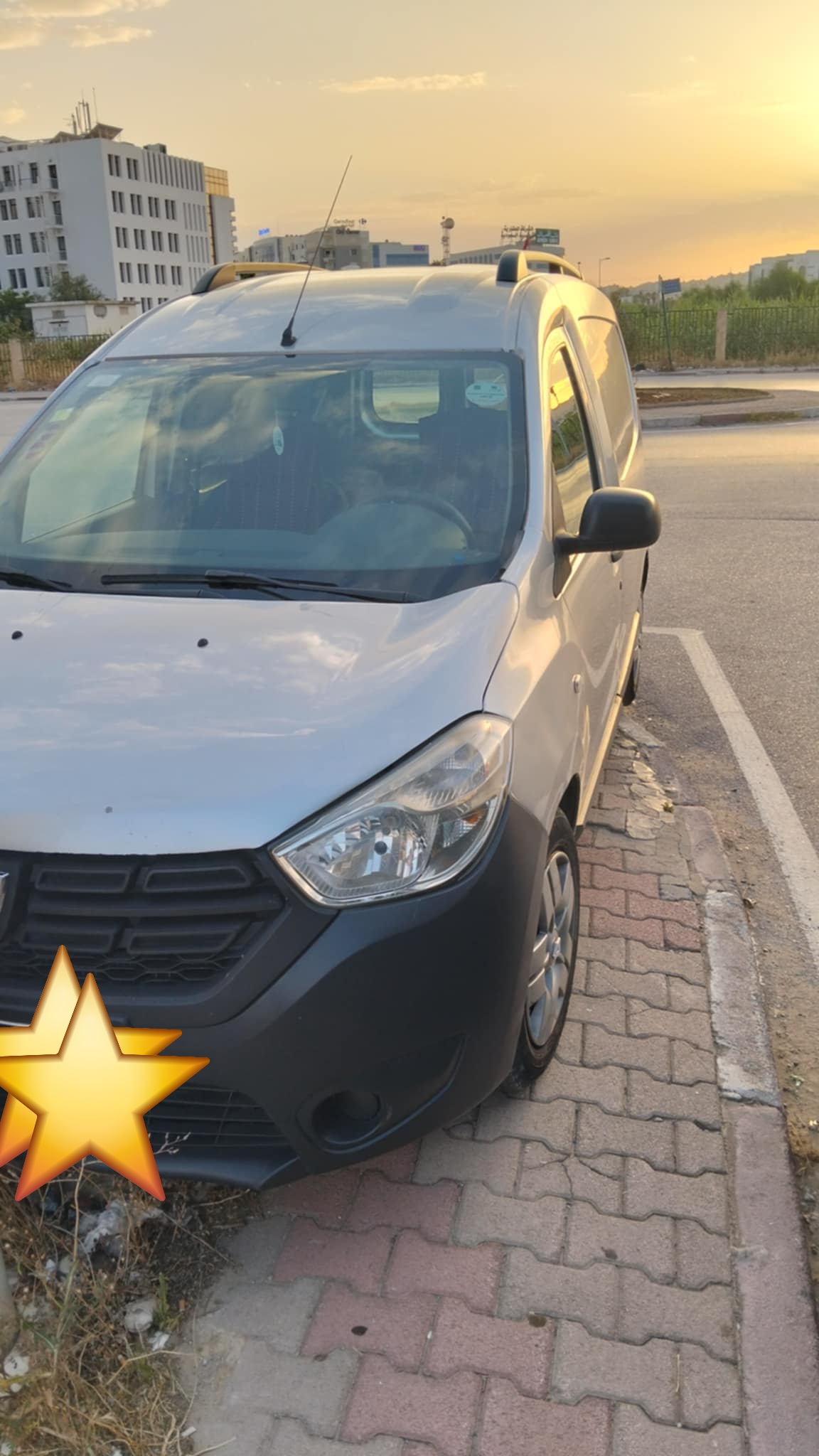 Bab Souika Bab Souika Dacia Autre Modle Voiture commercial etat neuf