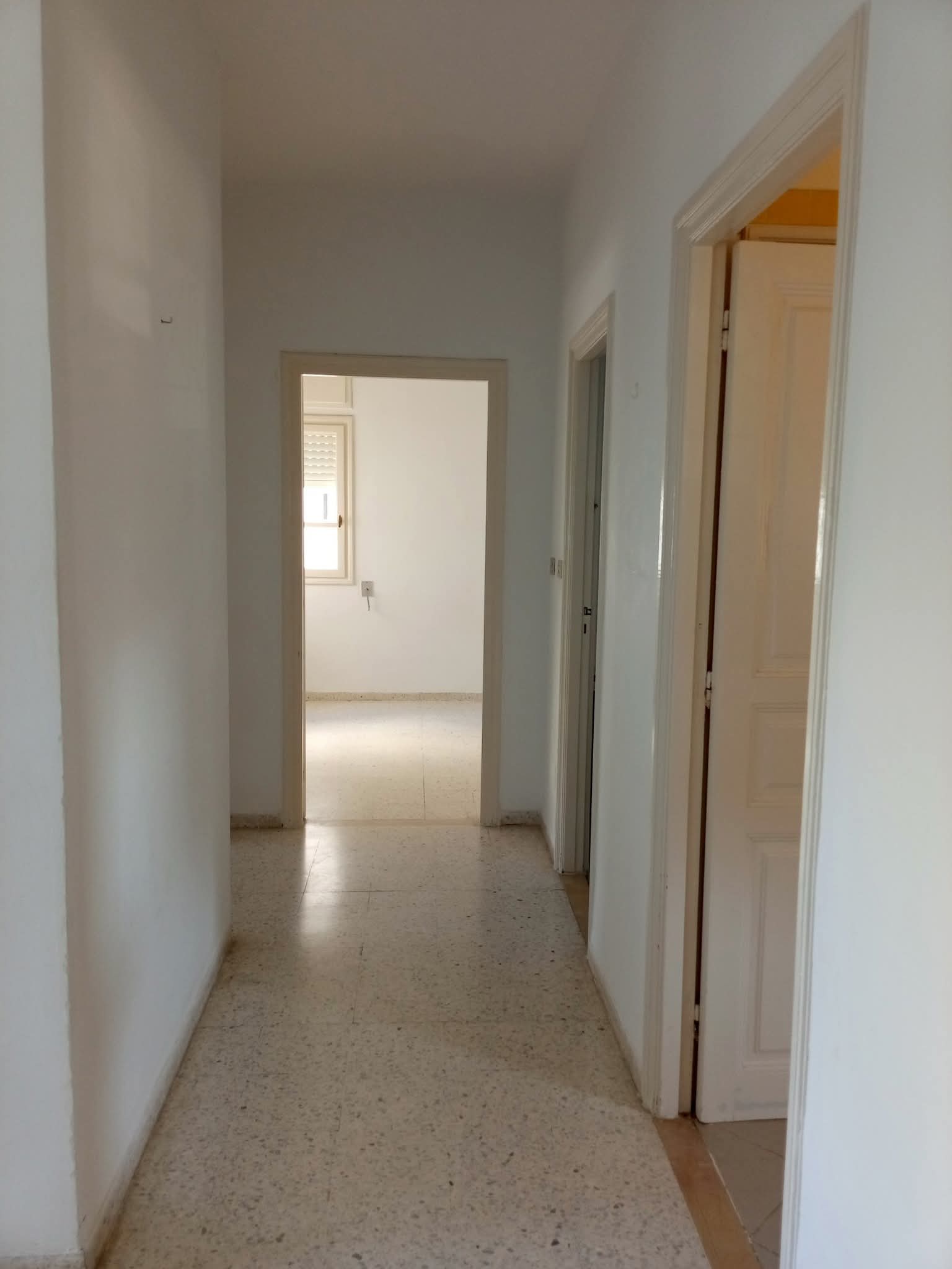Ariana Ville Cite Ennasr 2 Location Appart. 3 pices Un appartement s2  ennasr 2 cot monoprix
