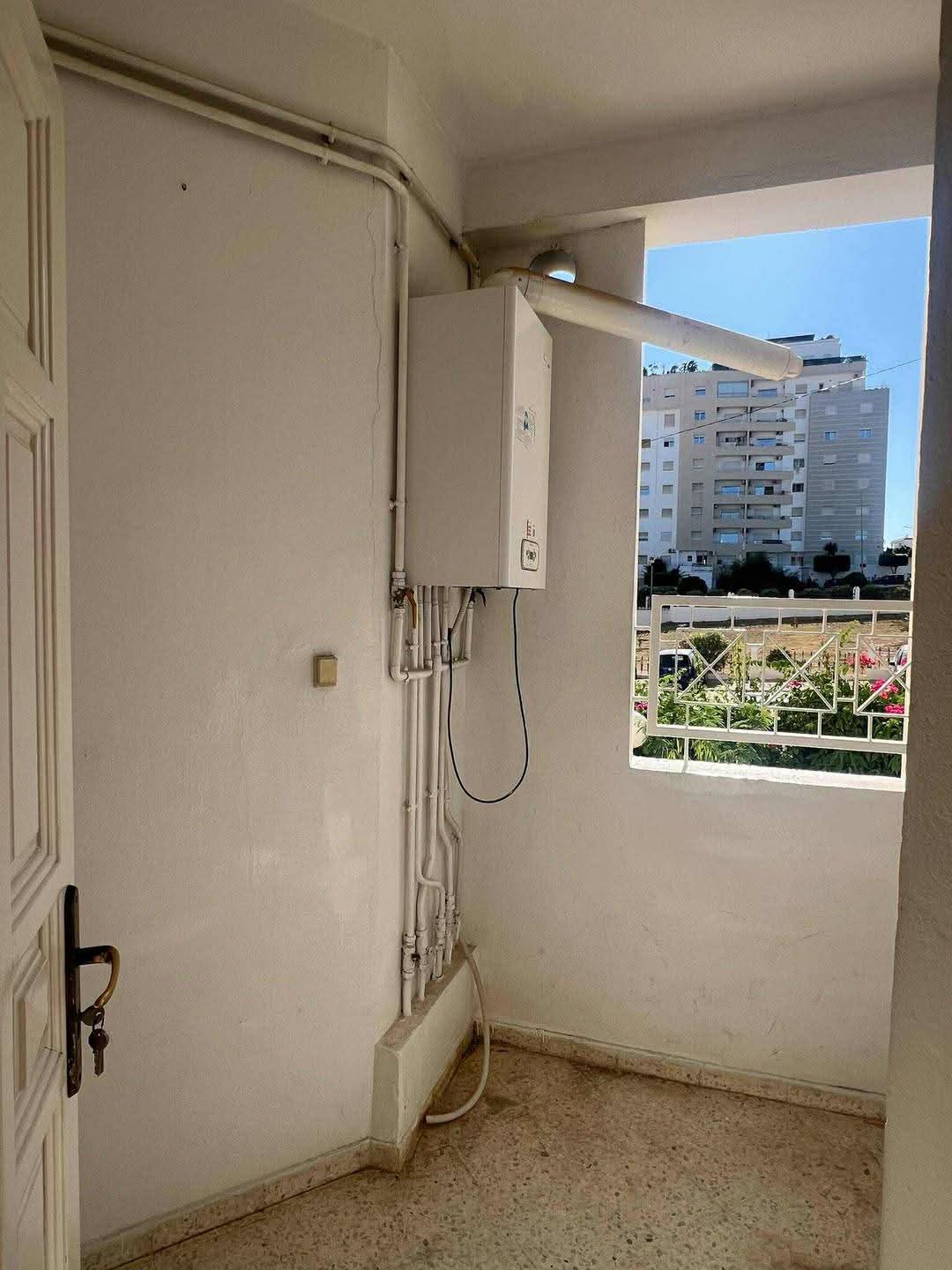 Ariana Ville Cite Ennasr 2 Location Appart. 3 pices Un appartement s2  ennasr 2 cot monoprix