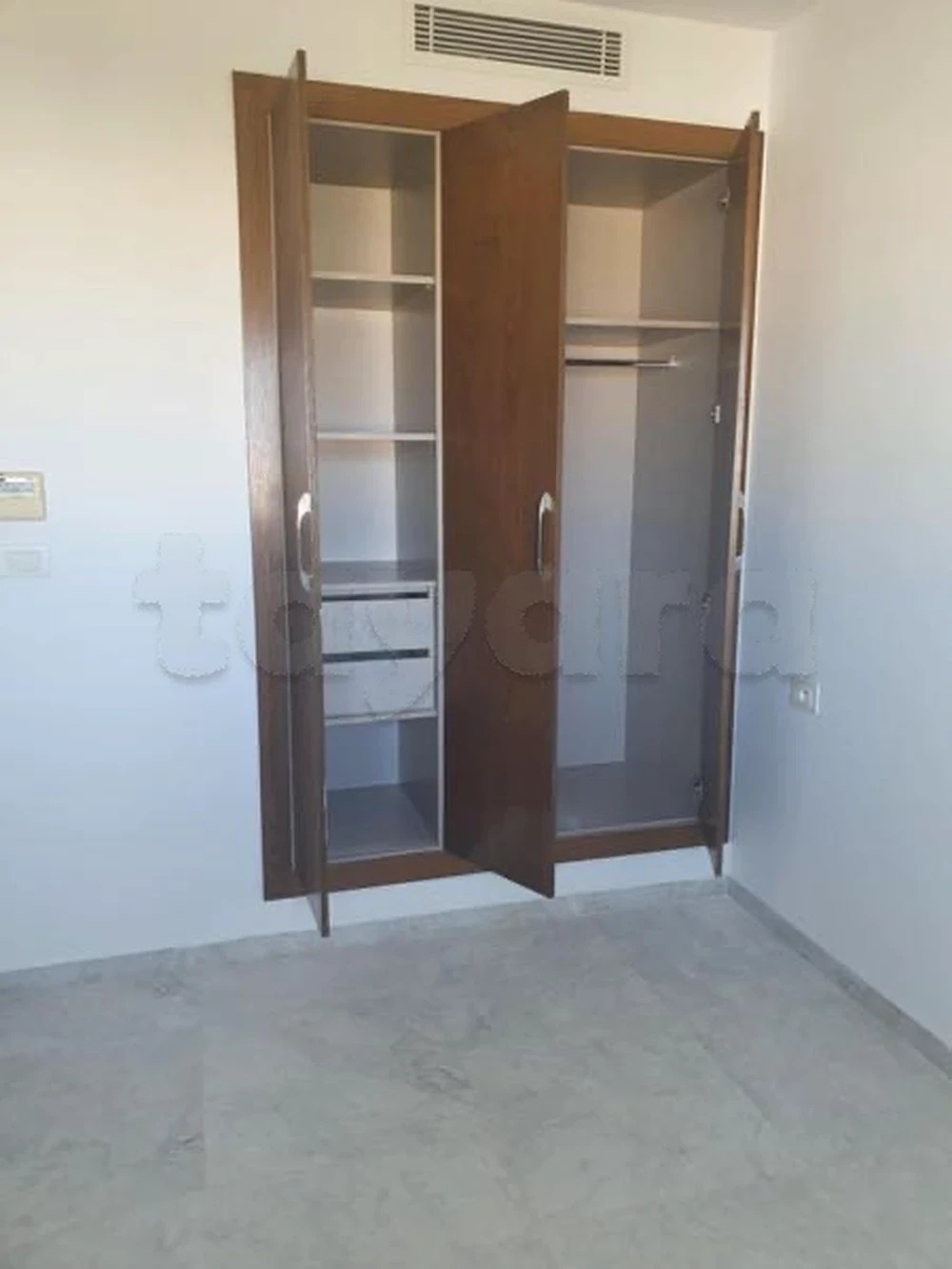 Ariana Ville Cite Ennasr 2 Location Appart. 4 pices Un appartement en s3  ennasr 2