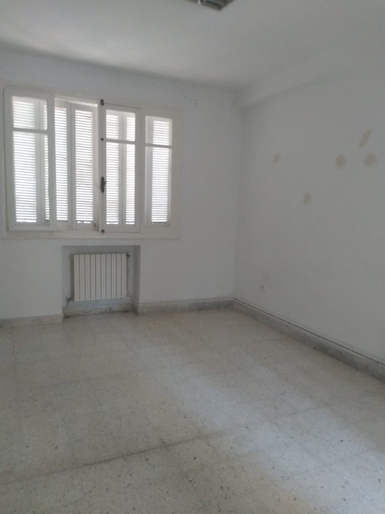 El Menzah El Manar 2 Location Appart. 5 pices+ Un spacieux s4  manar 2