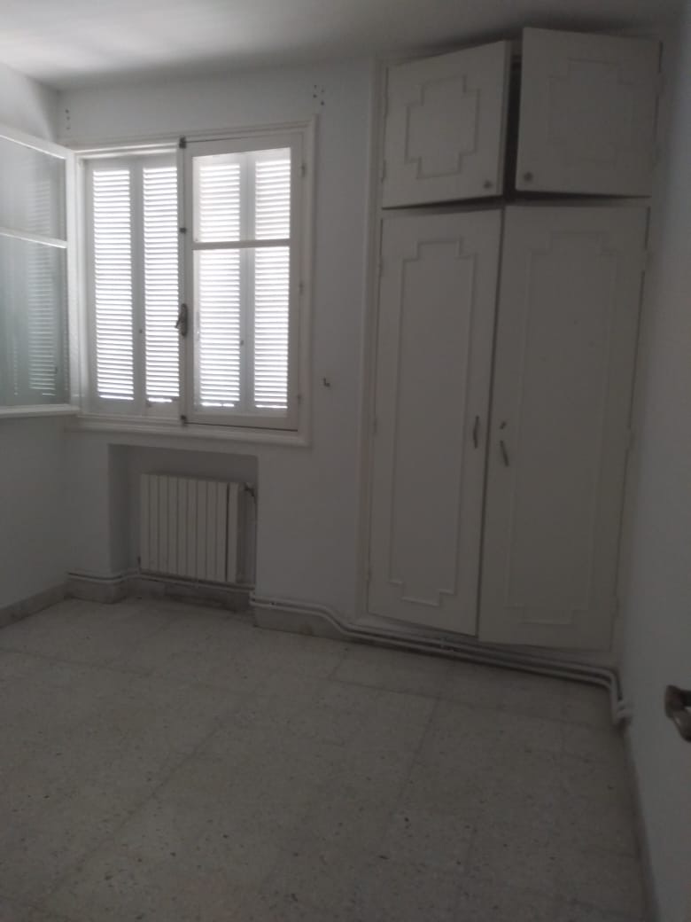 El Menzah El Manar 2 Location Appart. 5 pices+ Un spacieux s4  manar 2