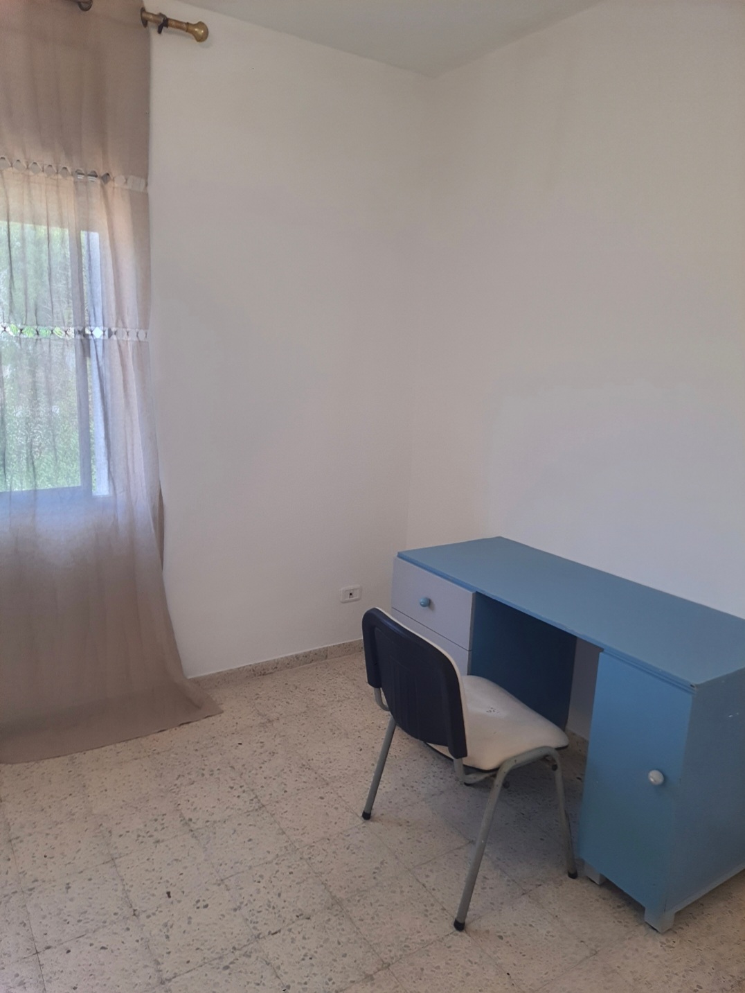 El Menzah El Manar 1 Location Appart. 1 pice Studio meubl en face campus