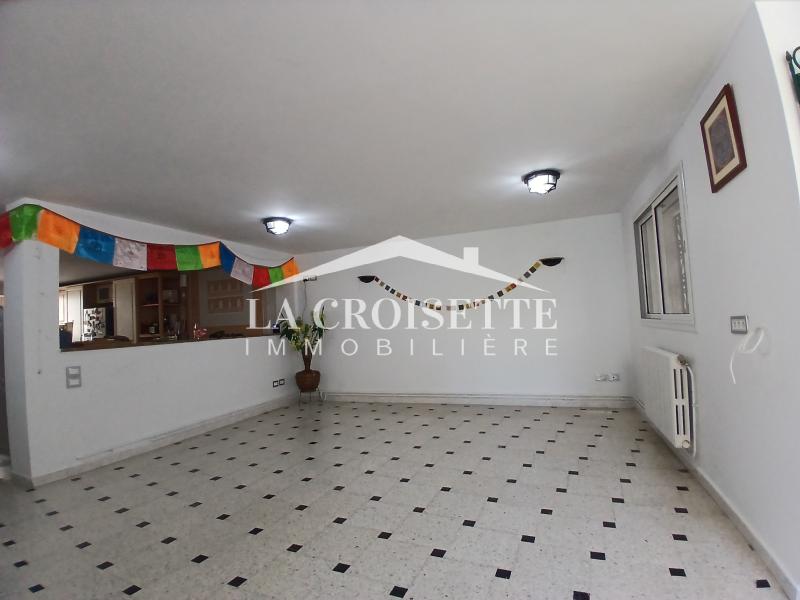 La Marsa Sidi Daoud Location Appart. 4 pices Rez de chausse s3 meubl  la marsa zrcl0318