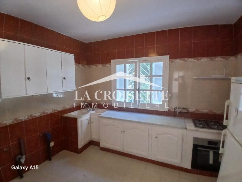 La Marsa Cite El Moustakbel (La Marsa) Location Appart. 5 pices+ S4  la marsa mel0543