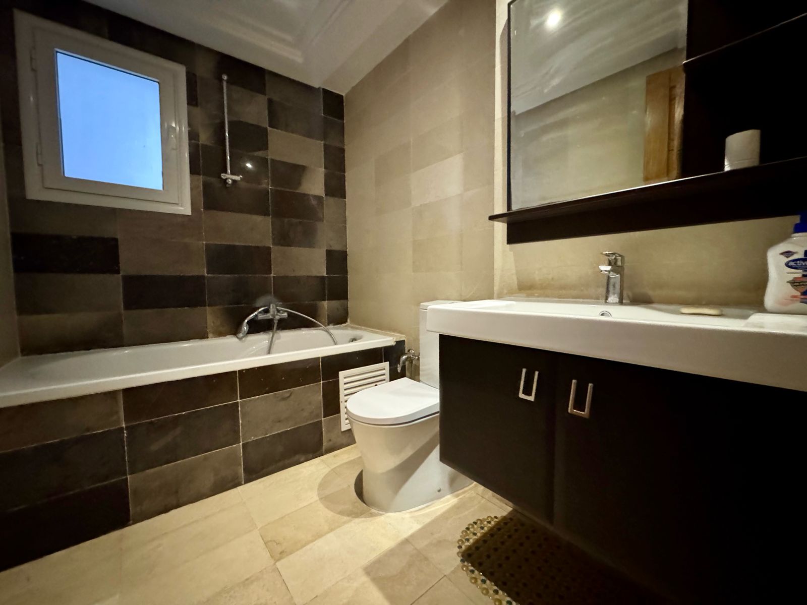 Ain Zaghouan Jardins de Carthage Location Appart. 4 pices Appartement  s3 au jardins de carthage