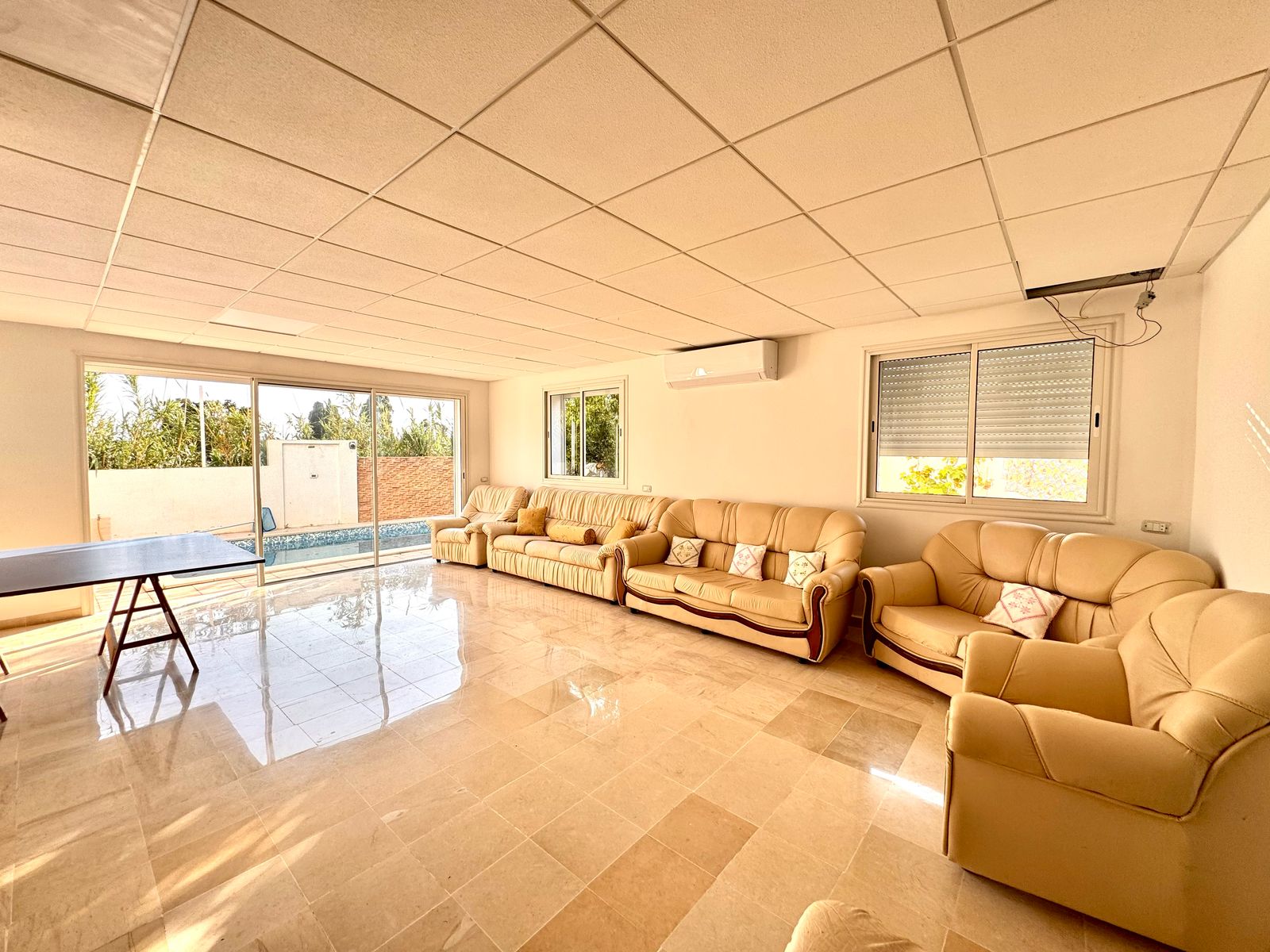 La Marsa Gammart Location Appart. 3 pices Etage de villa avec piscine  gammarth