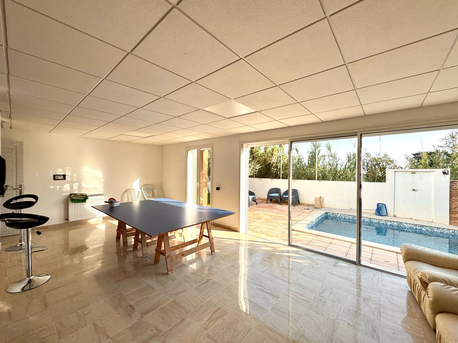 La Marsa Gammart Location Appart. 3 pices Etage de villa avec piscine  gammarth