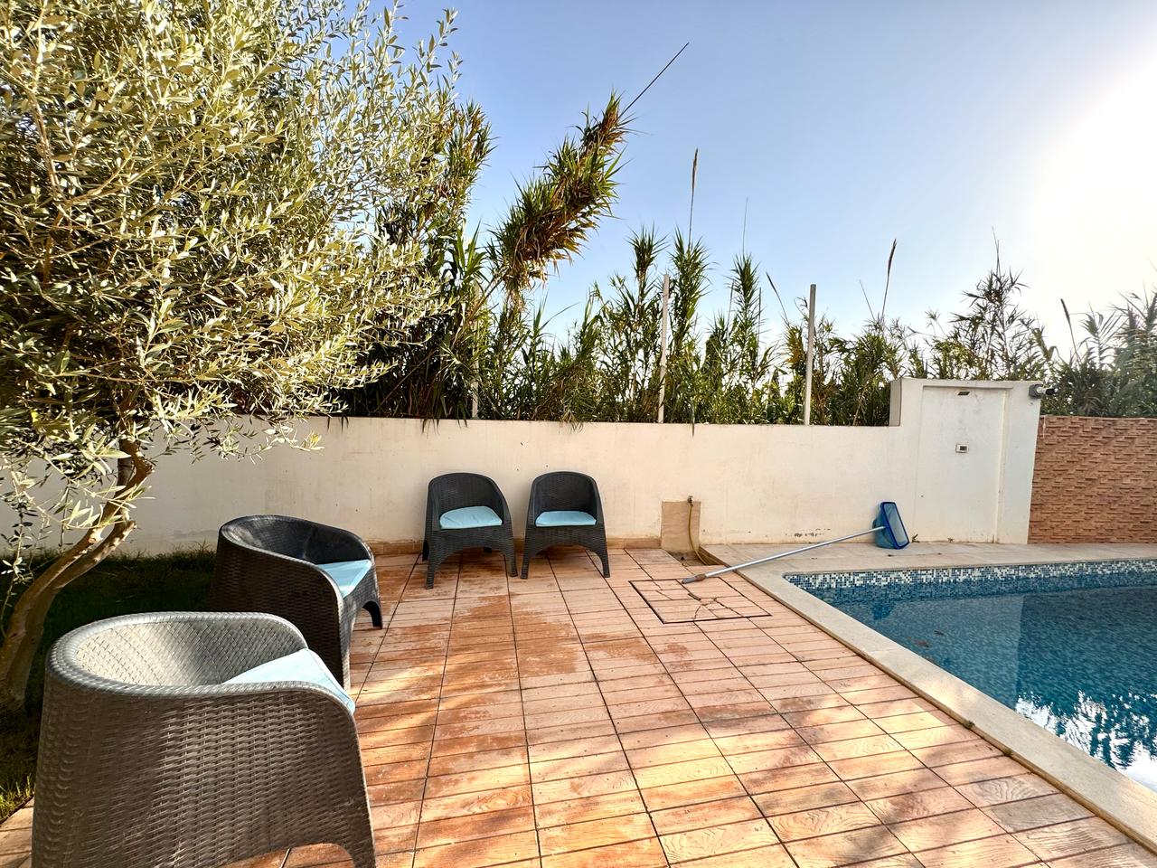 La Marsa Gammart Location Appart. 3 pices Etage de villa avec piscine  gammarth