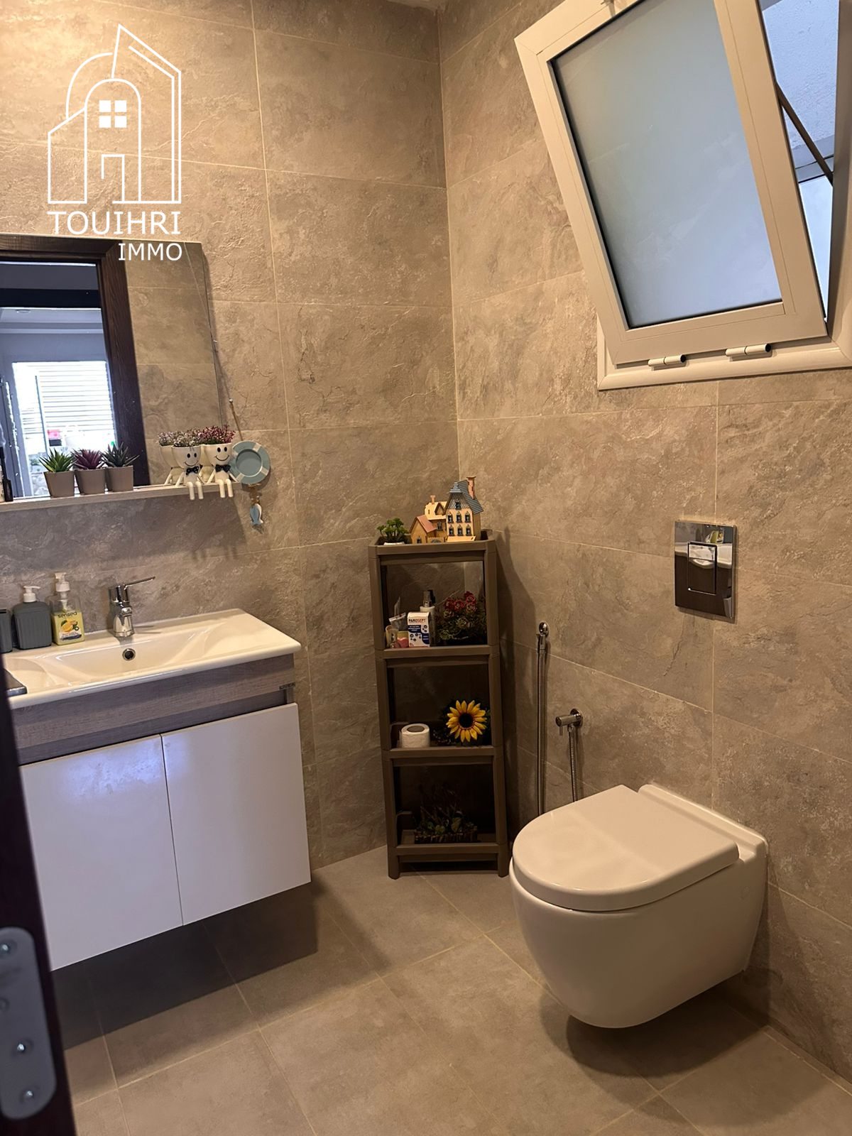 La Soukra La Soukra Location Appart. 3 pices Appartement s2 au 1tage situe la soukra