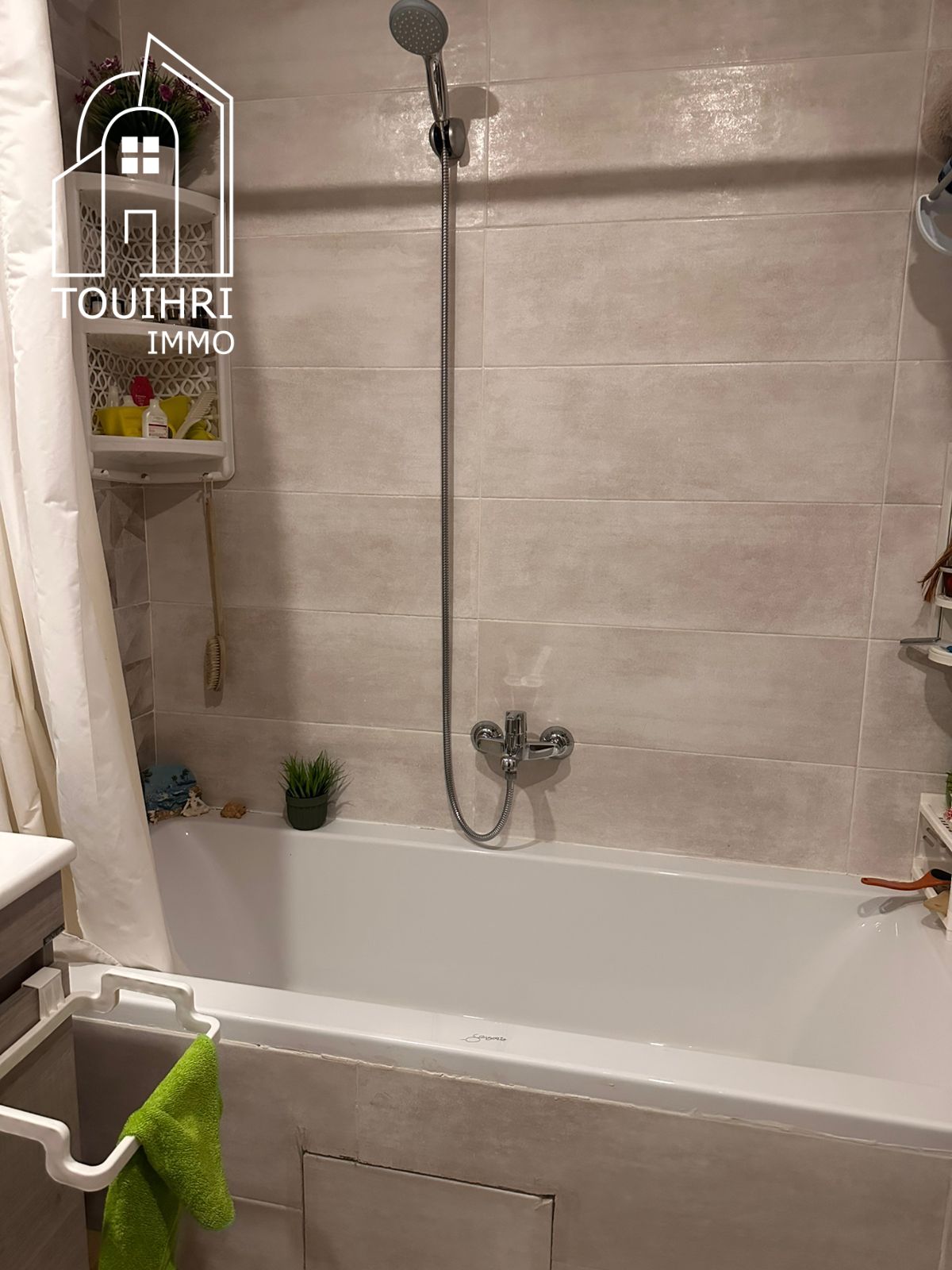 La Soukra La Soukra Location Appart. 3 pices Appartement s2 au 1tage situe la soukra