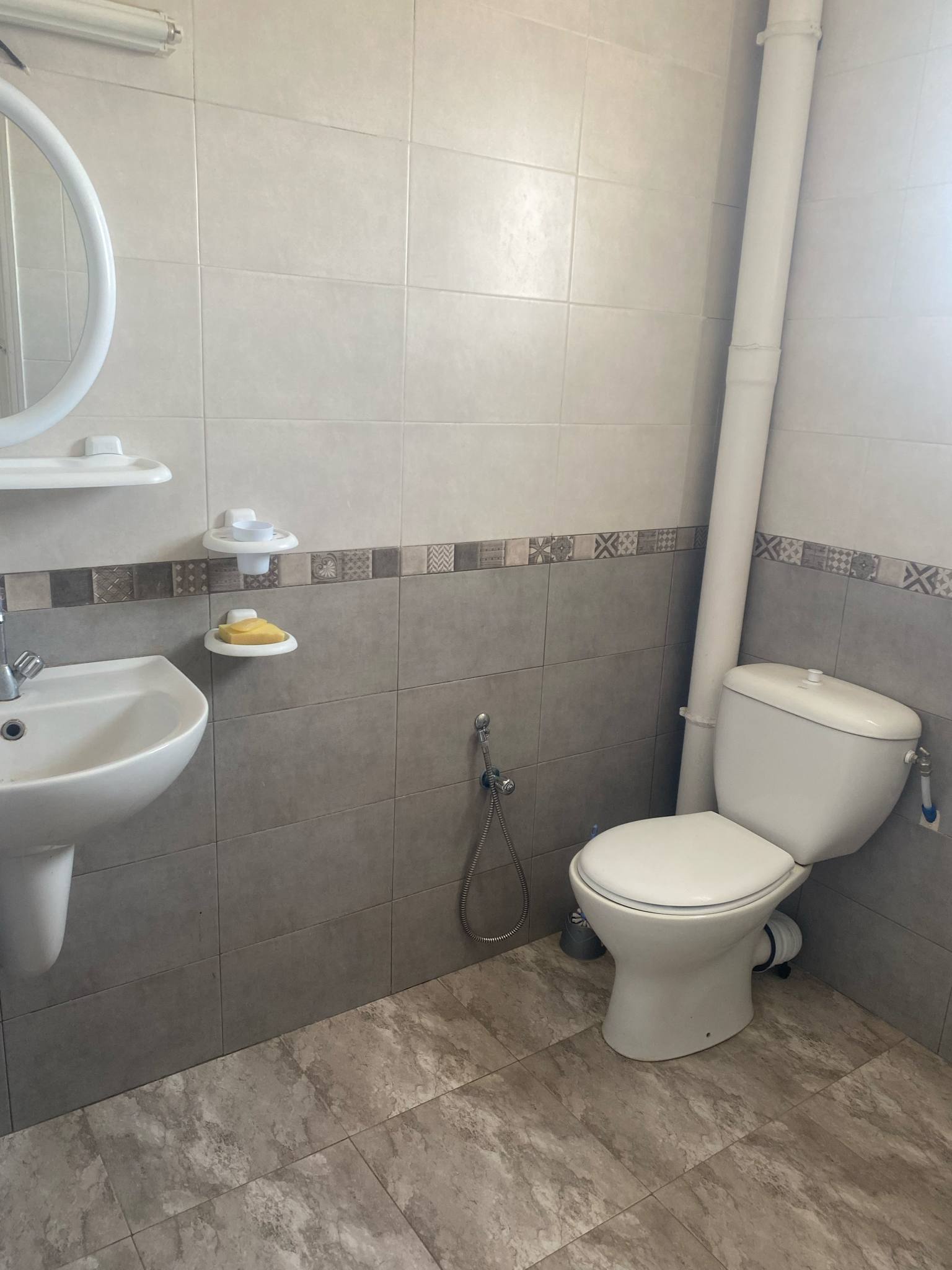 El Menzah El Manar 1 Location Appart. 1 pice S1 manar 1 096