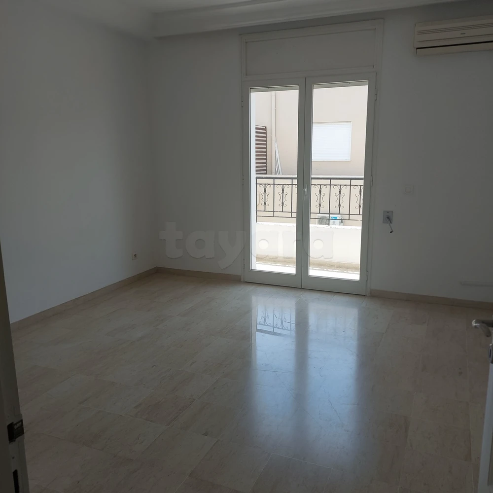 Mnihla Jardins d'el Menzah Location Appart. 3 pices S2 haut standing jardin d'el menzah 2