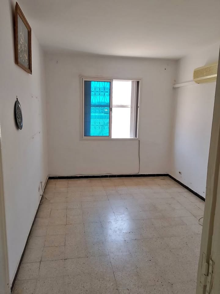 Cite El Khadra Cite El Khadra Location Appart. 2 pices S2 cit el khadhra vide