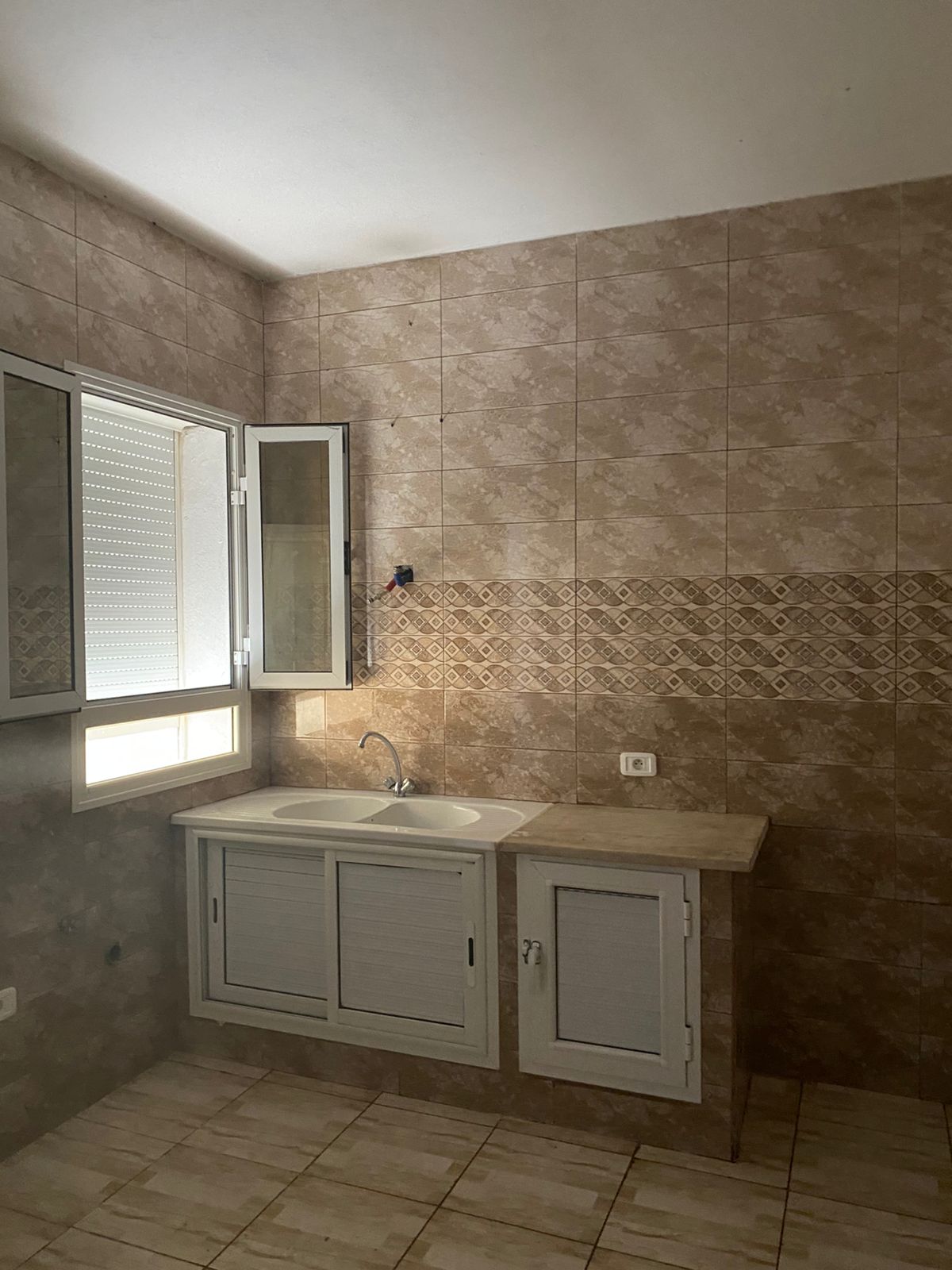 El Mourouj El Mourouj Location Appart. 3 pices Un etage s plus 3  mourouj 4