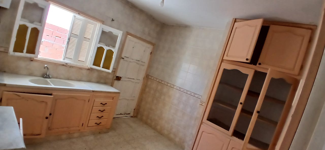 Raoued Borj Touil Vente Maisons Villa borj touil avec jardin