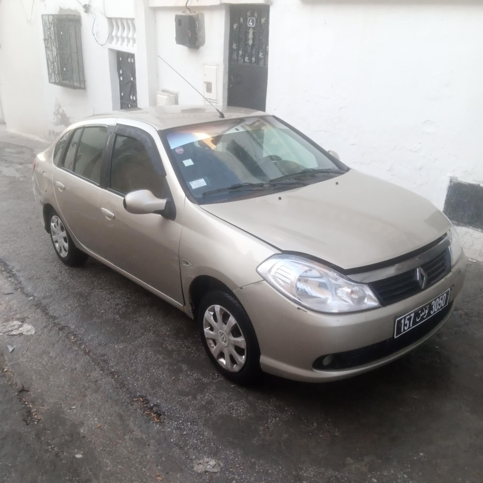 El Kabbaria Ibn Sina Renault Symbol Renault symbol  2012 gaz essence