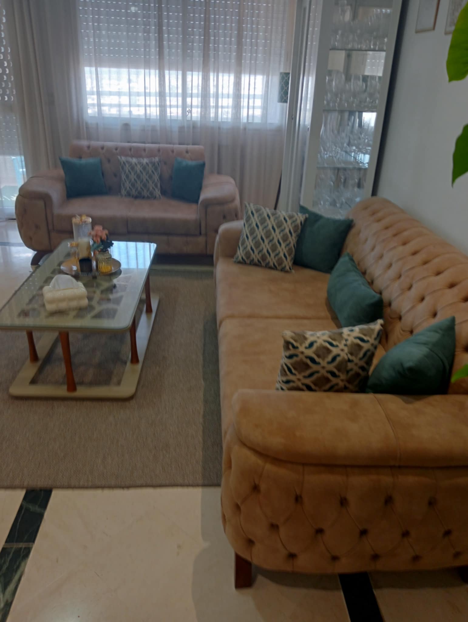 El Ouerdia Cite Mohamed Ali Salon - Salle  manger  Salons Salon  en bonne tat