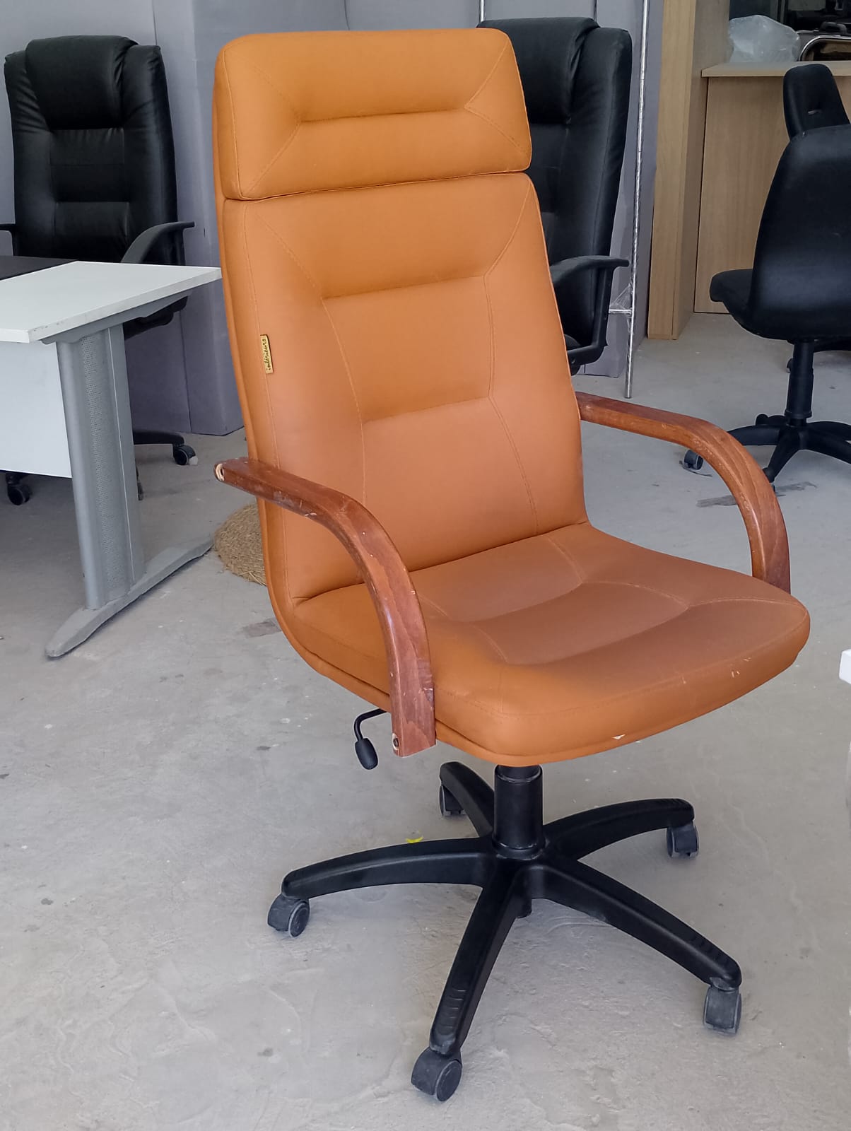 Raoued Jaafar 1 Meubles de bureau Sieges de Bureau Sige de direction