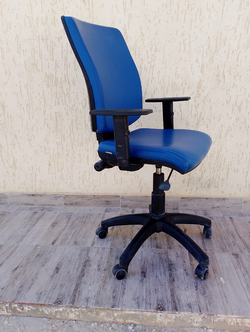 Raoued Jaafar 1 Meubles de bureau Sieges de Bureau Sige de bureau en bleu