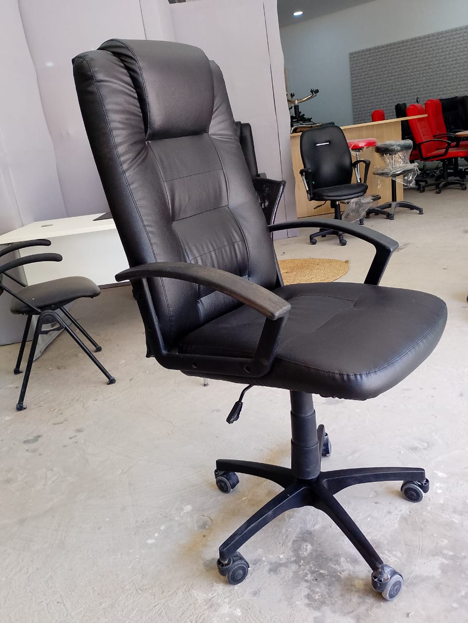 Raoued Jaafar 1 Meubles de bureau Sieges de Bureau Sige stella