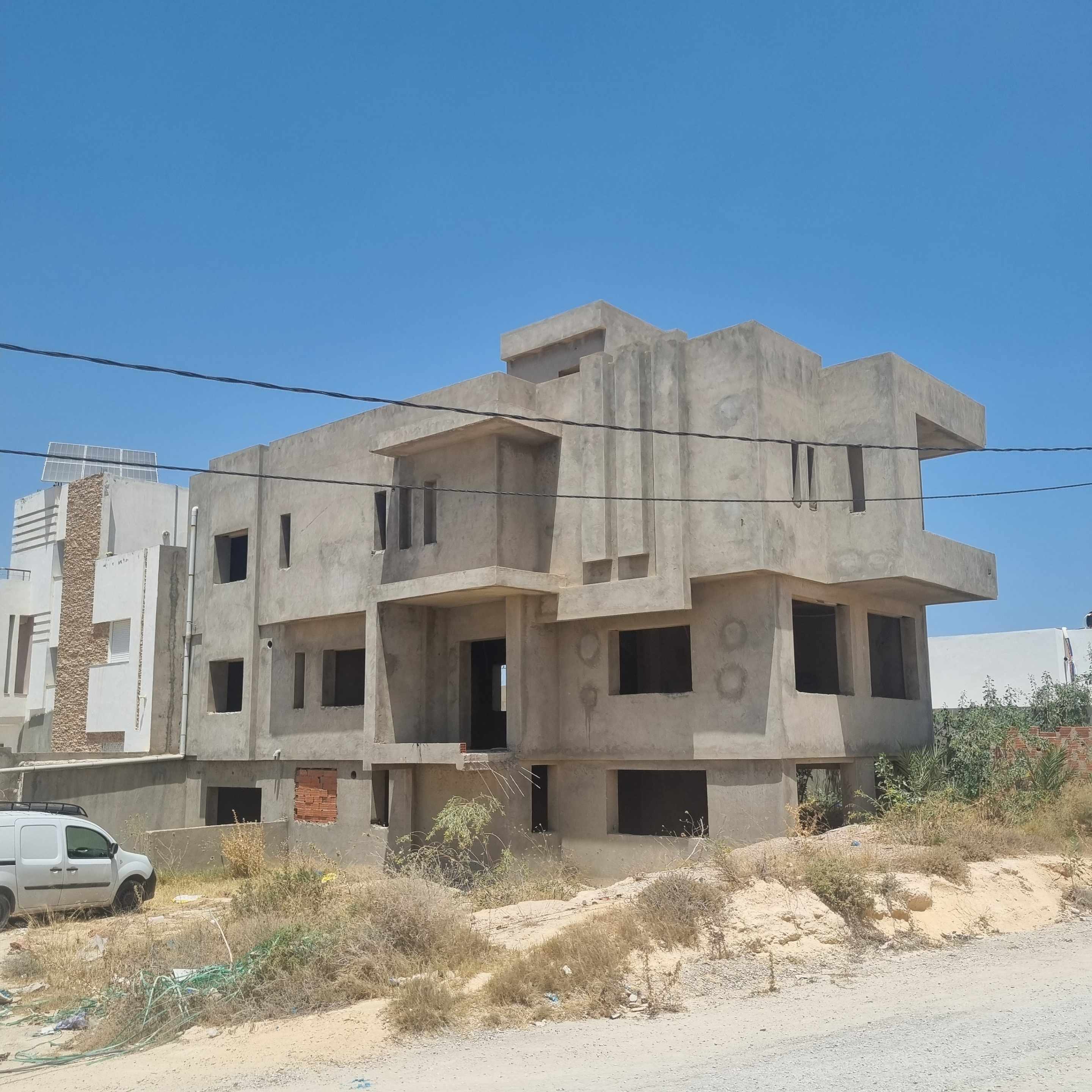 Kalaa Essghira Cite Chragui Vente Maisons Maison inacheve  style amricain