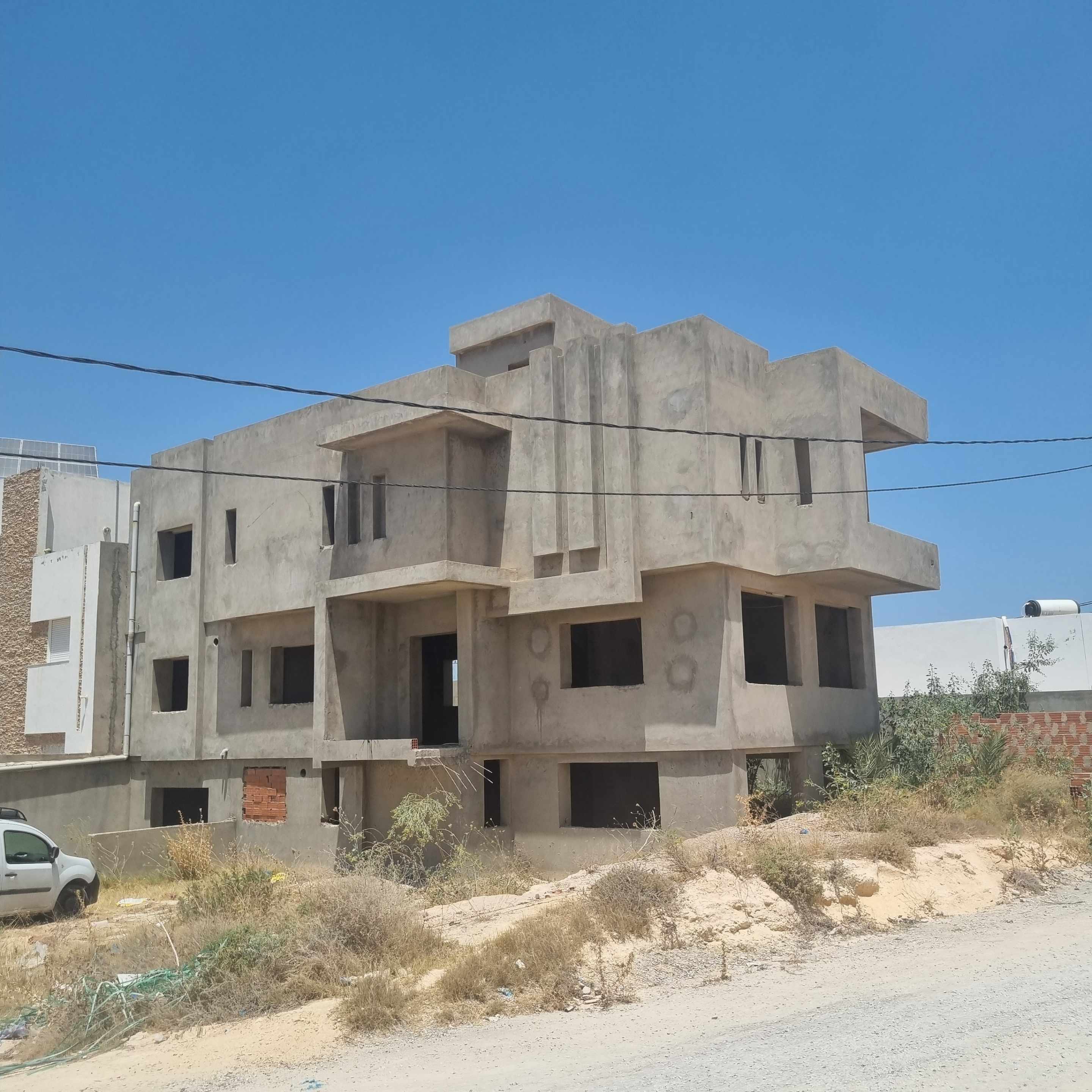 Kalaa Essghira Cite Chragui Vente Maisons Maison inacheve  style amricain