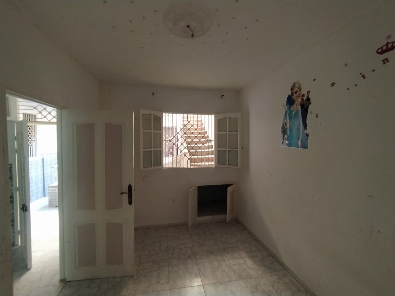 Bab Souika Bab Saadoun Location Appart. 3 pices Pour fonctionnaires ou famille
