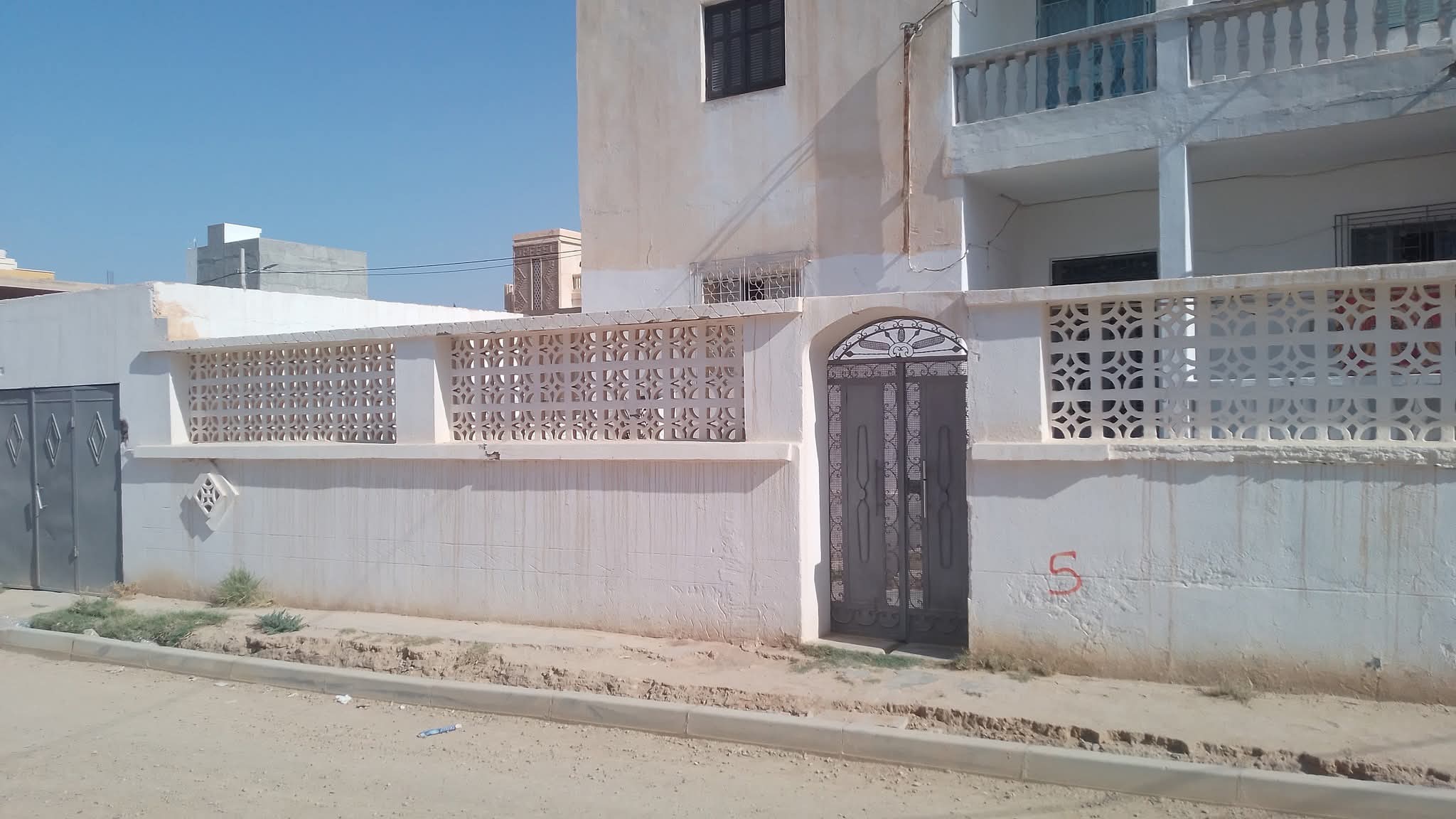 Gafsa Sud Gafsa Cite Ennour Vente Appart. 5 pices+ S3 de 156m2  hay ennour gafsa  ne pas rater