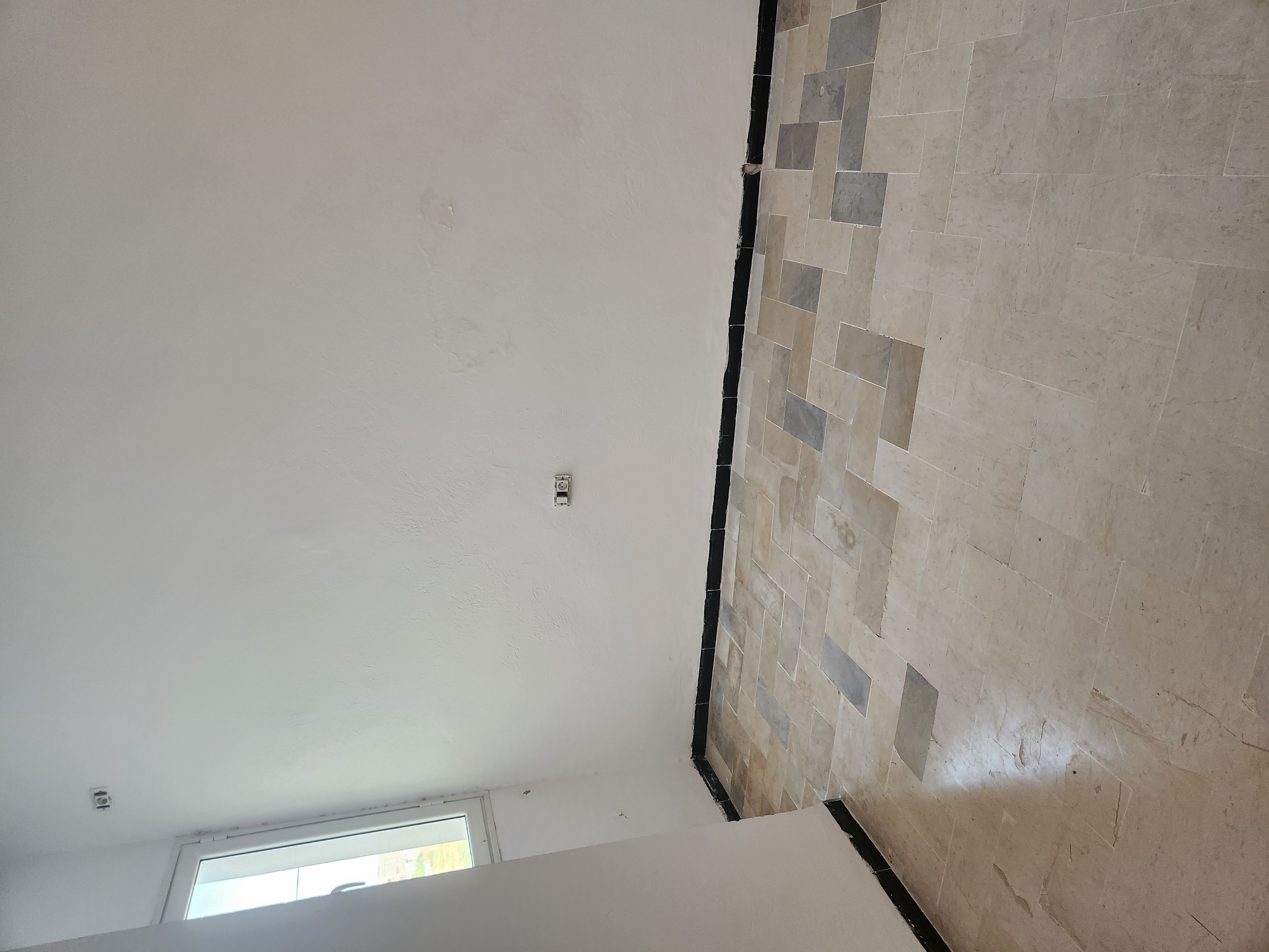 Rades Cite Taieb Mhiri 3 Location Appart. 2 pices 1er etage de maison