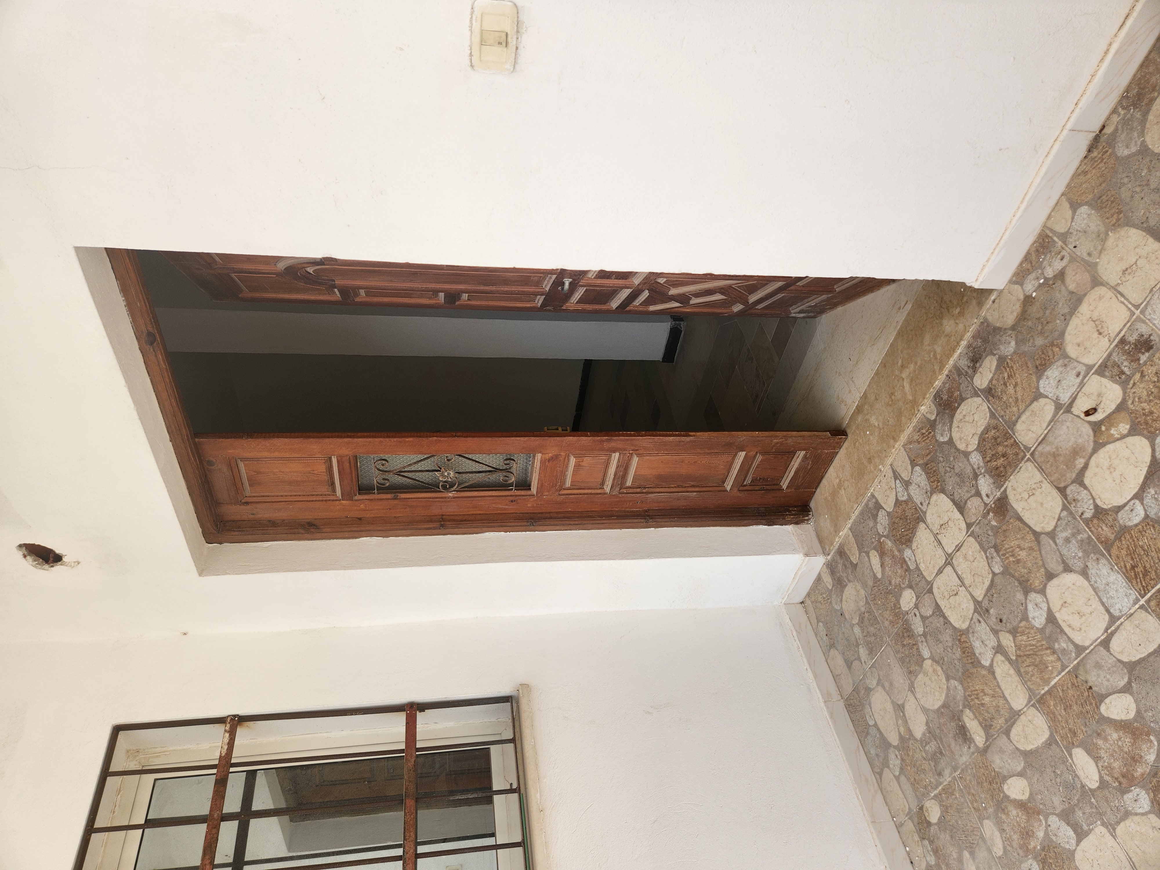Rades Cite Taieb Mhiri 3 Location Appart. 2 pices 1er etage de maison