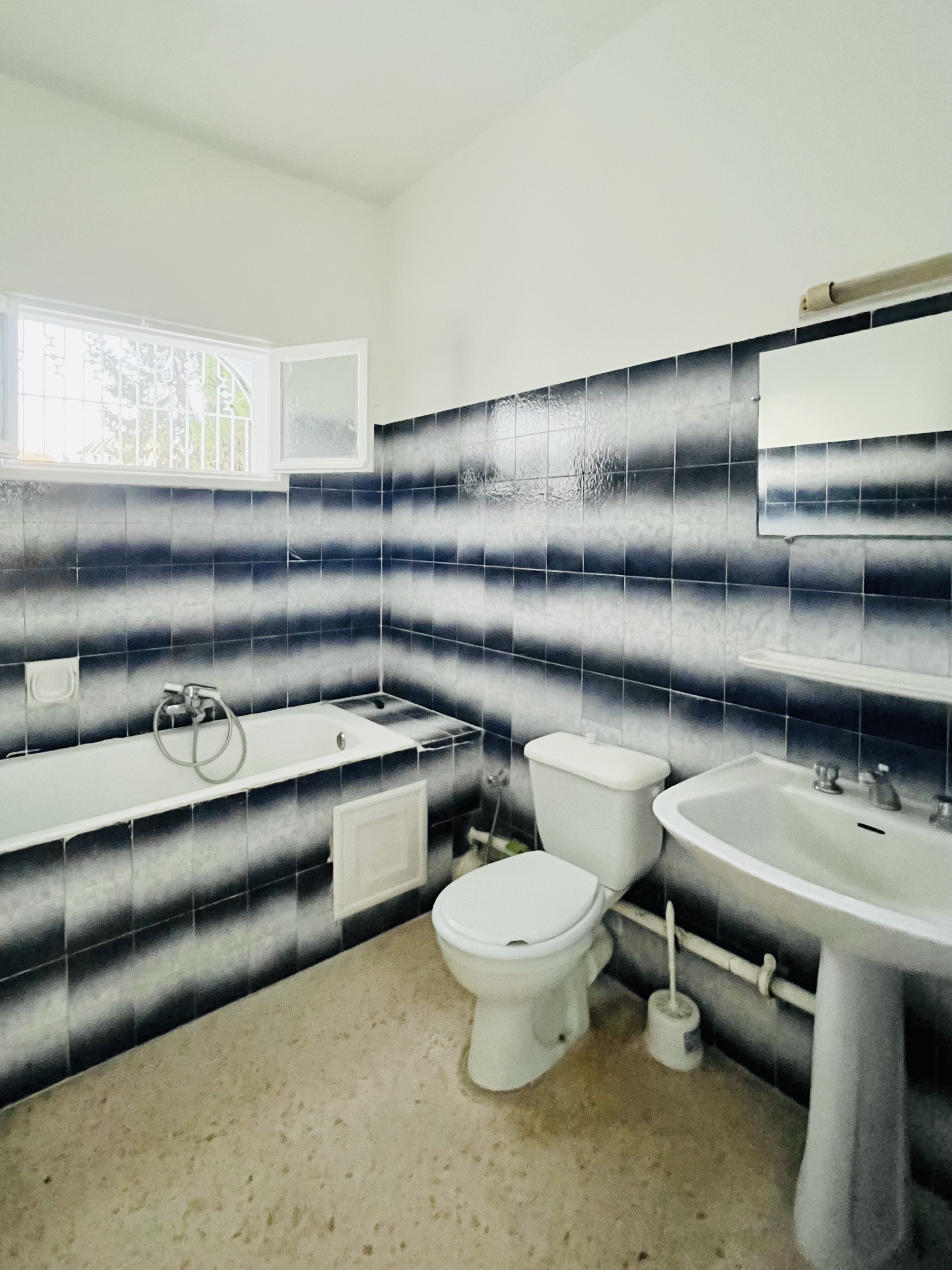 Ettahrir Cite Du Jardin Location Appart. 4 pices Appartement  el hadika 2