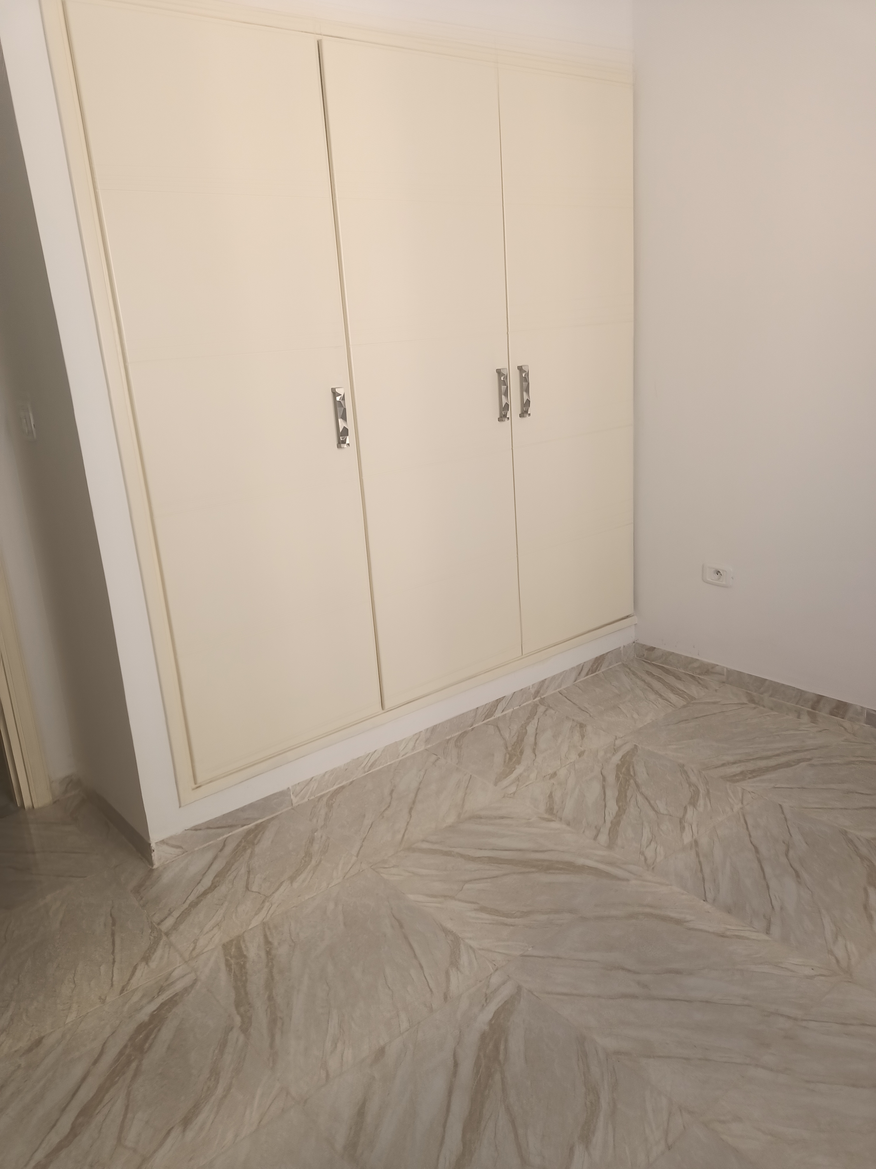 El Mourouj Bir El Kassaa Location Appart. 2 pices Appartement  mourouj 3