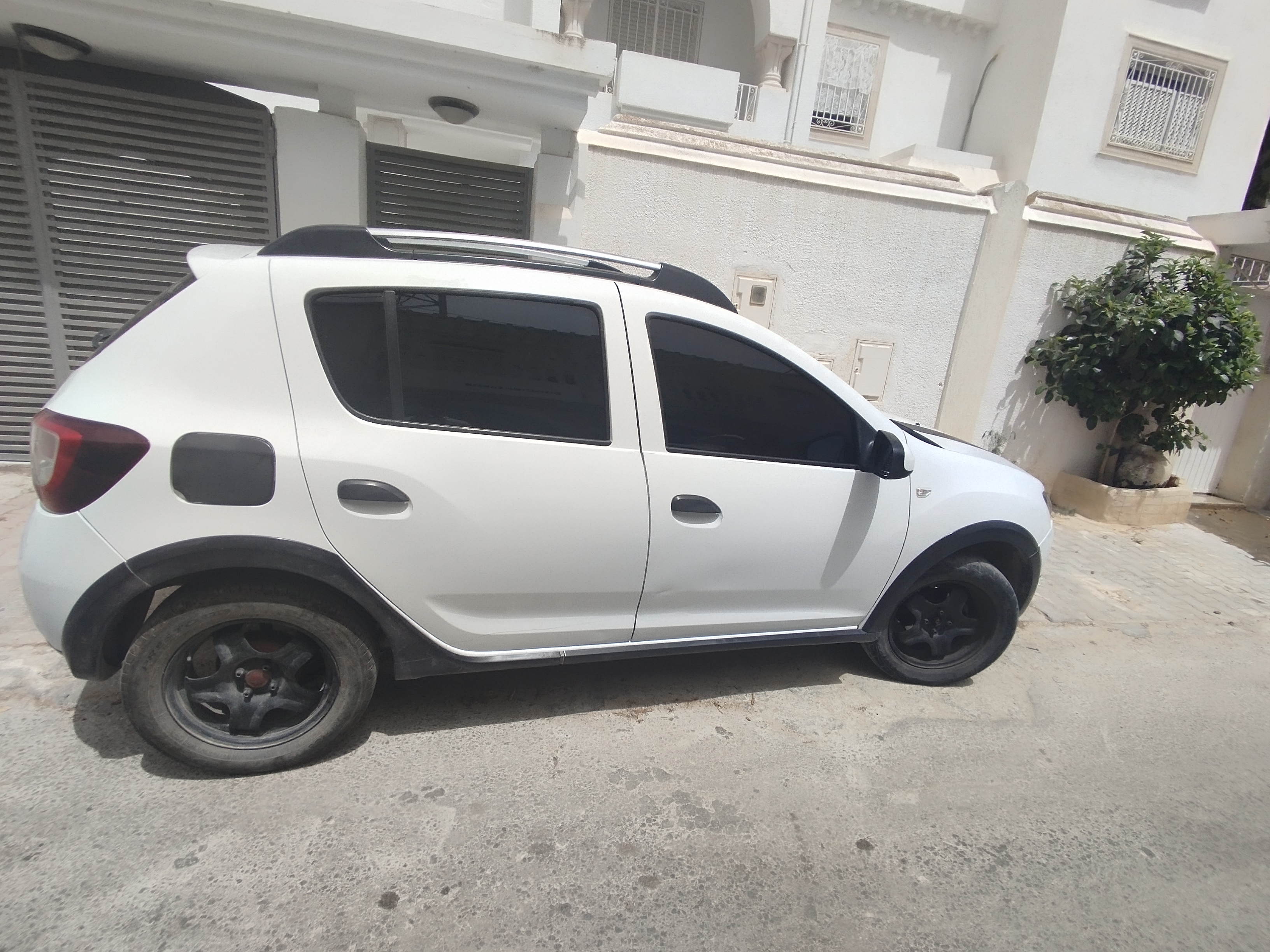 La Marsa Cite Du Stade Dacia Sandero Dacia en bonne tat d'espagne