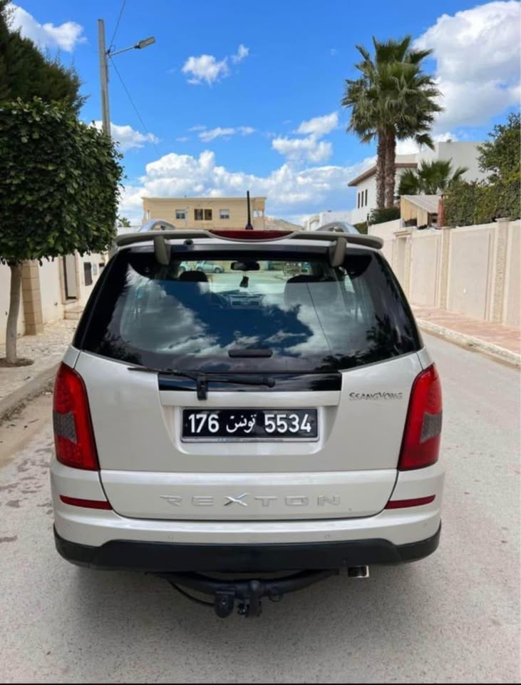 La Soukra Charguia 2 Ssangyong Rexton Ssangyong rexton 7 place