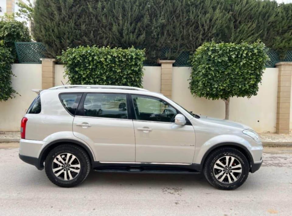 La Soukra Charguia 2 Ssangyong Rexton Ssangyong rexton 7 place