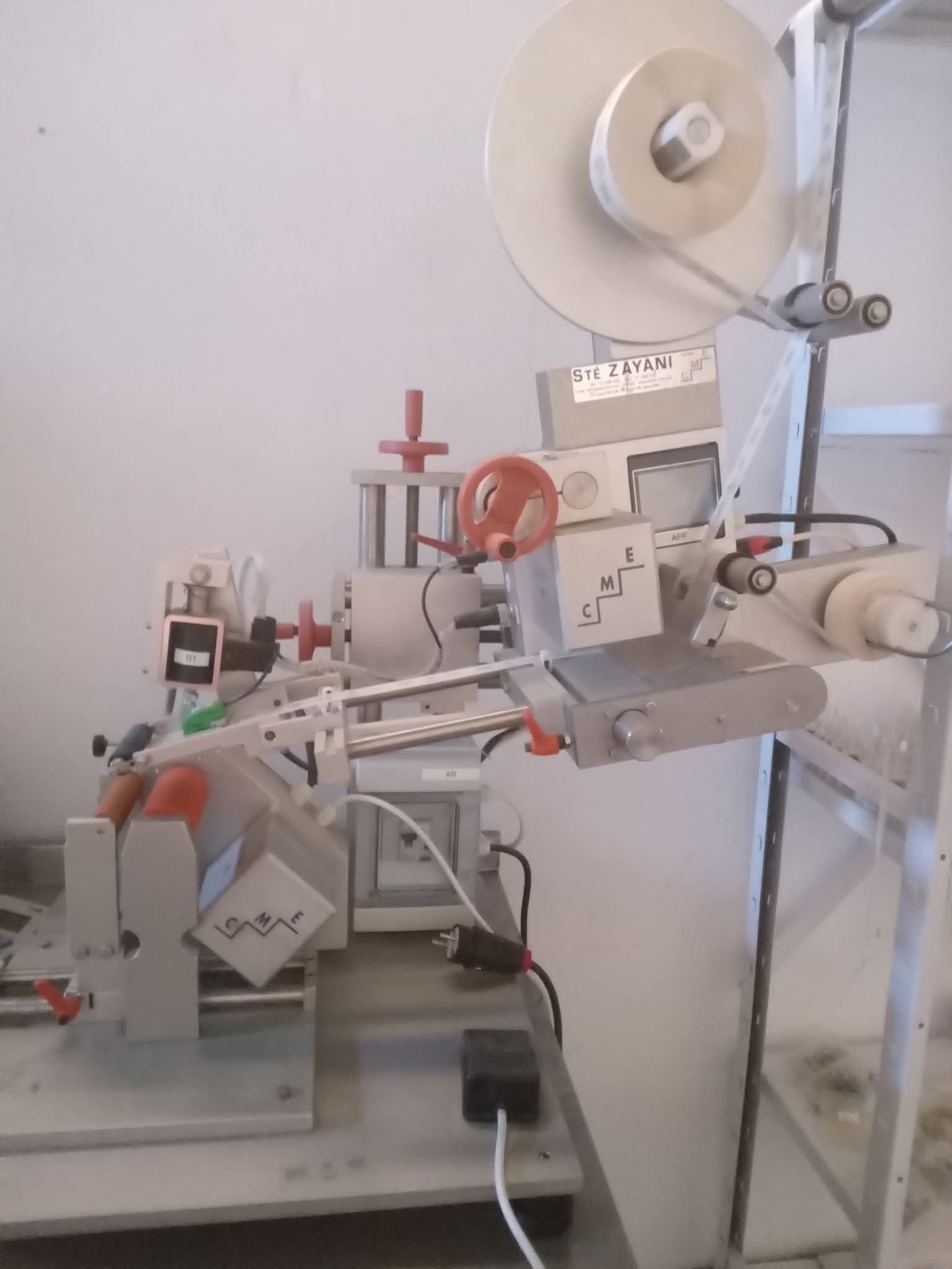 La Soukra La Soukra Autre Autre Etiqueteuse semi automatique