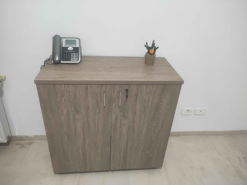 Sfax Ville El Bousten Meubles de bureau Bureaux - Tables Mobilier de bureau en excellent etat
