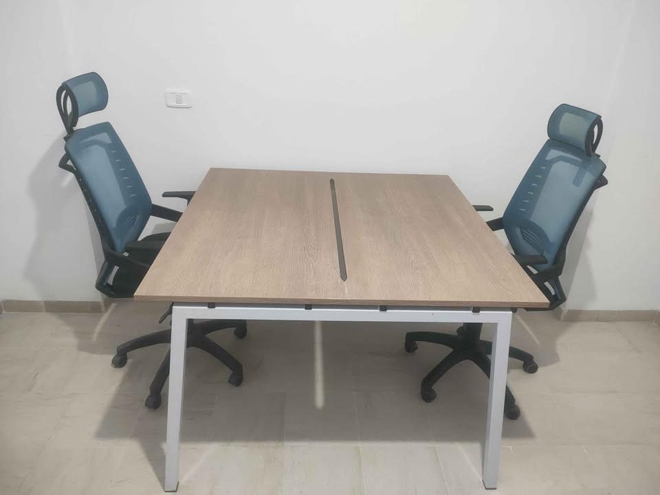 Sfax Ville El Bousten Meubles de bureau Bureaux - Tables Mobilier de bureau en excellent etat