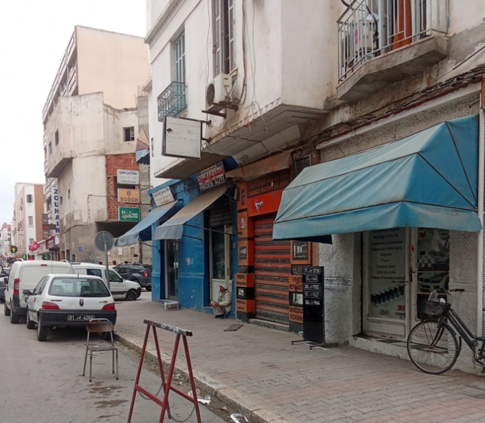 Bab Bhar Hedi Chaker Bureaux & Commerces Surfaces Local commercial 14 m2 zone trs active