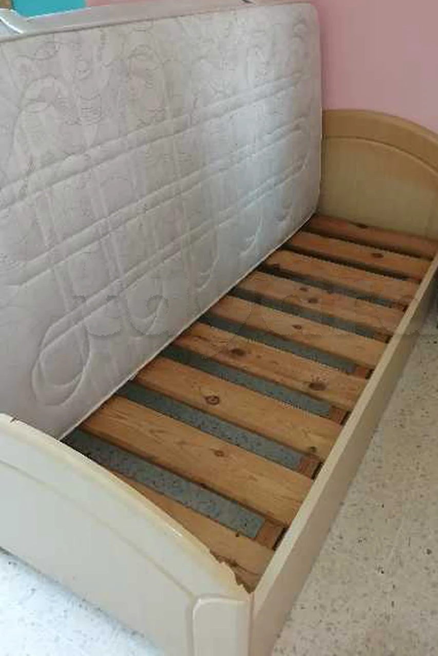 Ariana Ville Cite Ennasr 1 Chambres  coucher Lits Lit 1m90x90 avec matelas