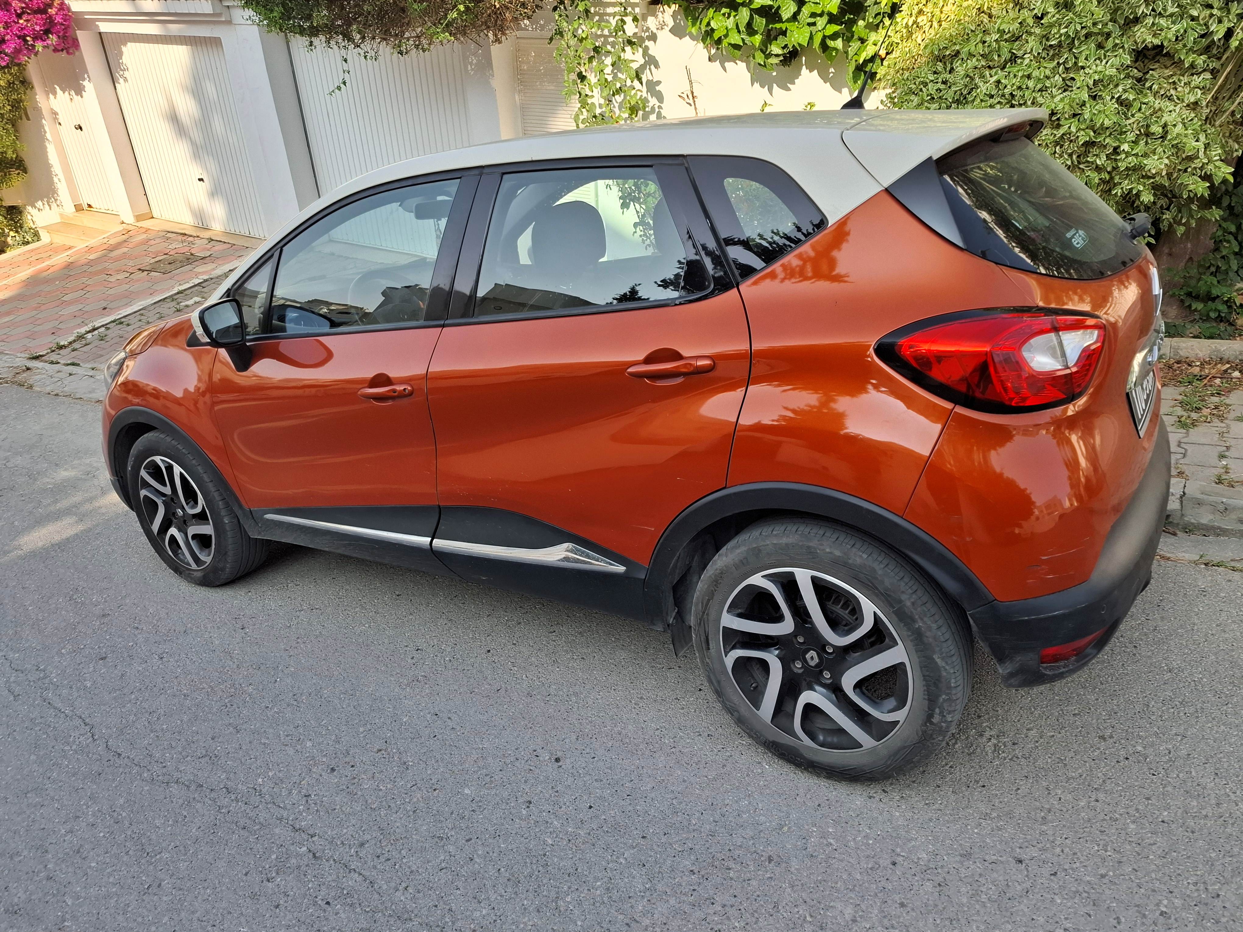 Ariana Ville Cite Ennasr 2 Renault Autre Modle Captur en trs bon tat
