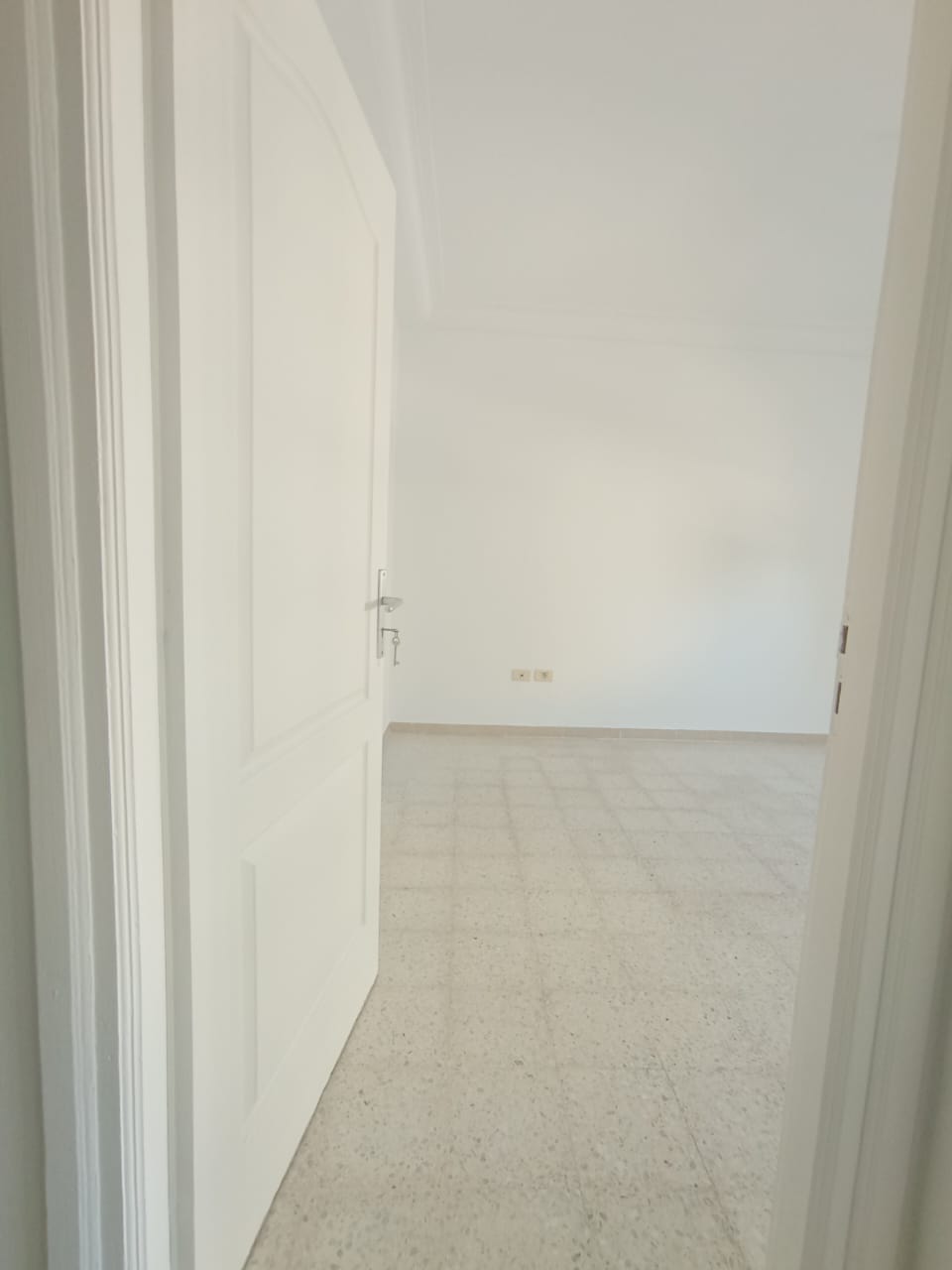 La Marsa El Aouina Location Appart. 2 pices Appartement splus 2  lwahat